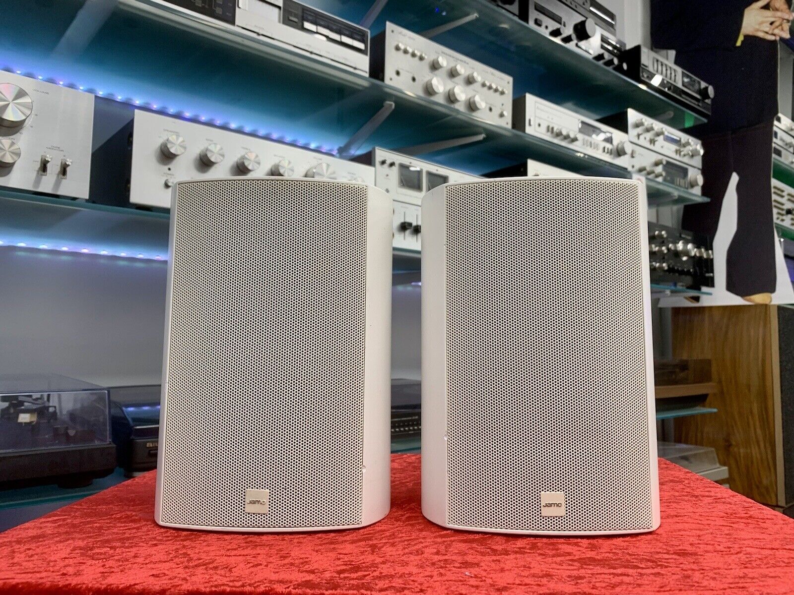 JAMO (KLIPSH) A-330 Speakers bookshelf/satellite 2 Way Vintage 100Watt Good Look