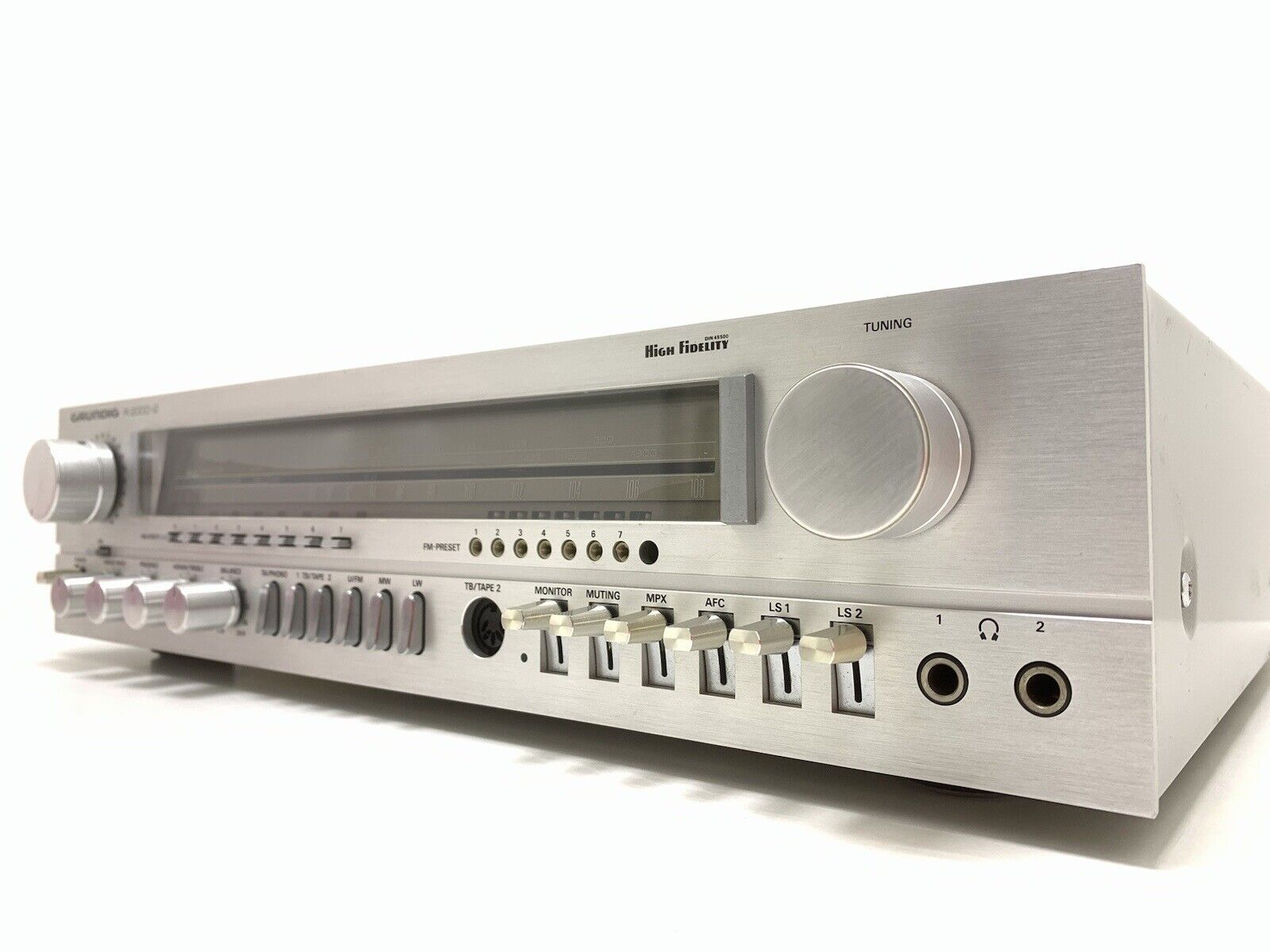 GRUNDIG R2000-2 Stereo Amplifier 2X50 WRMS Vintage 1980 Good Look AM/FM NOT WORK