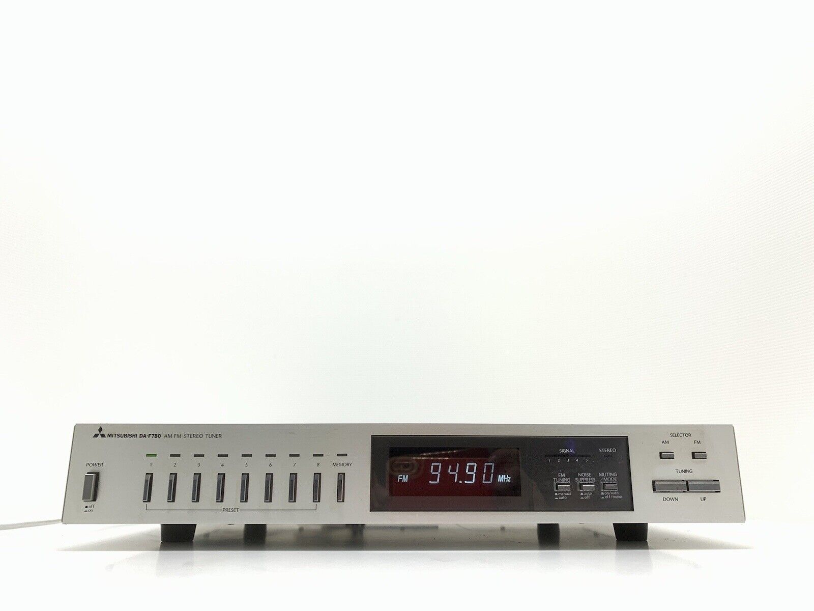 MITSUBISHI DA-F780 AM/FM Stereo Tuner Digital Hi End Vintage 1981 WORK Good Look