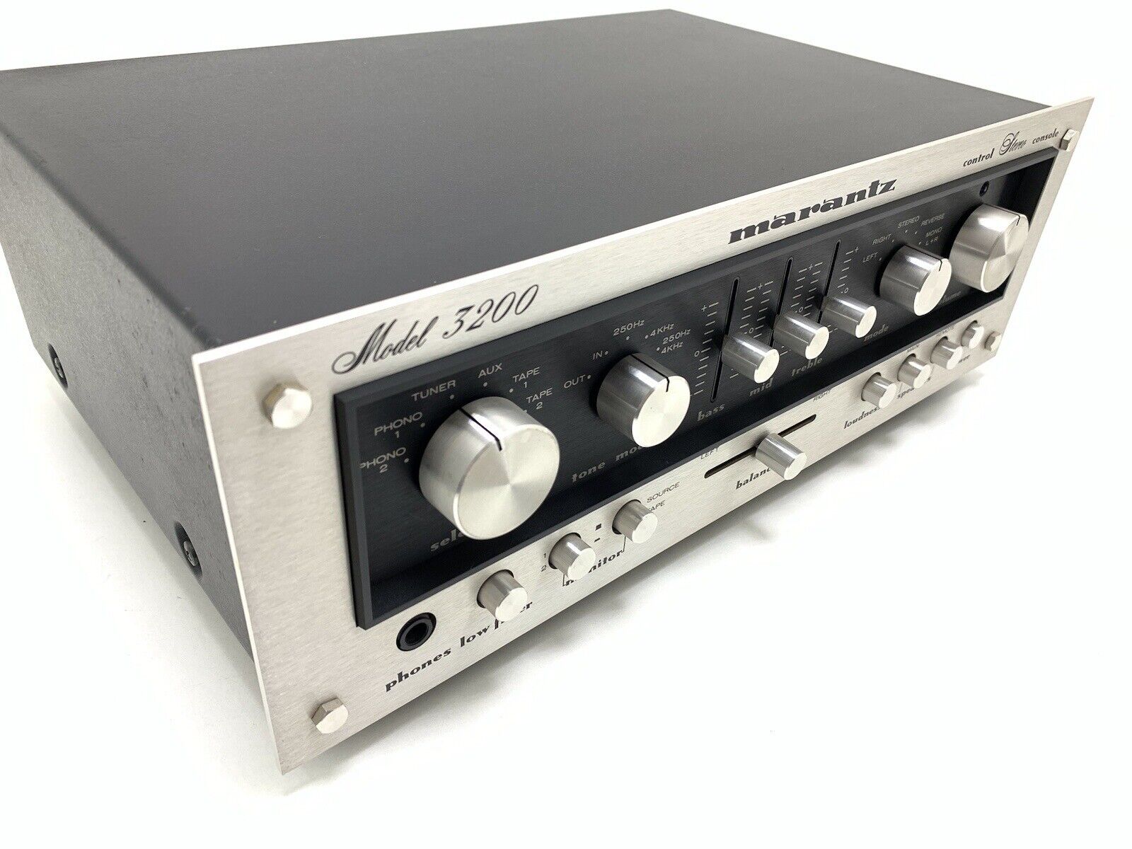 MARANTZ Model 3200 Stereo Pre Amplifier Vintage 1976 HiFi Work Like NEW GoodLook