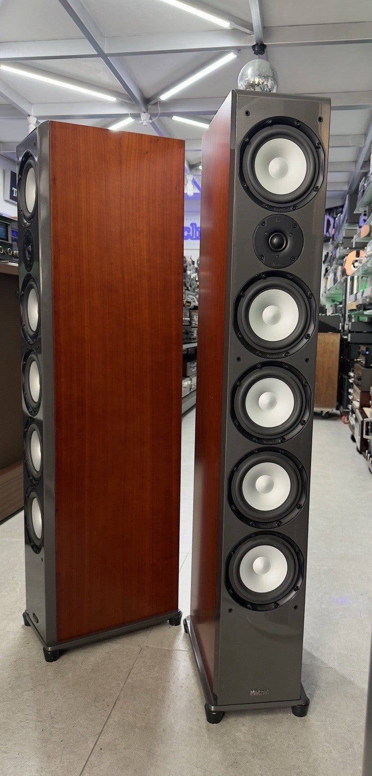 MAGNAT QUANTUM 908 High End 6 Speakers 3Way 320 Watts RMS Vintage WORK Good Look