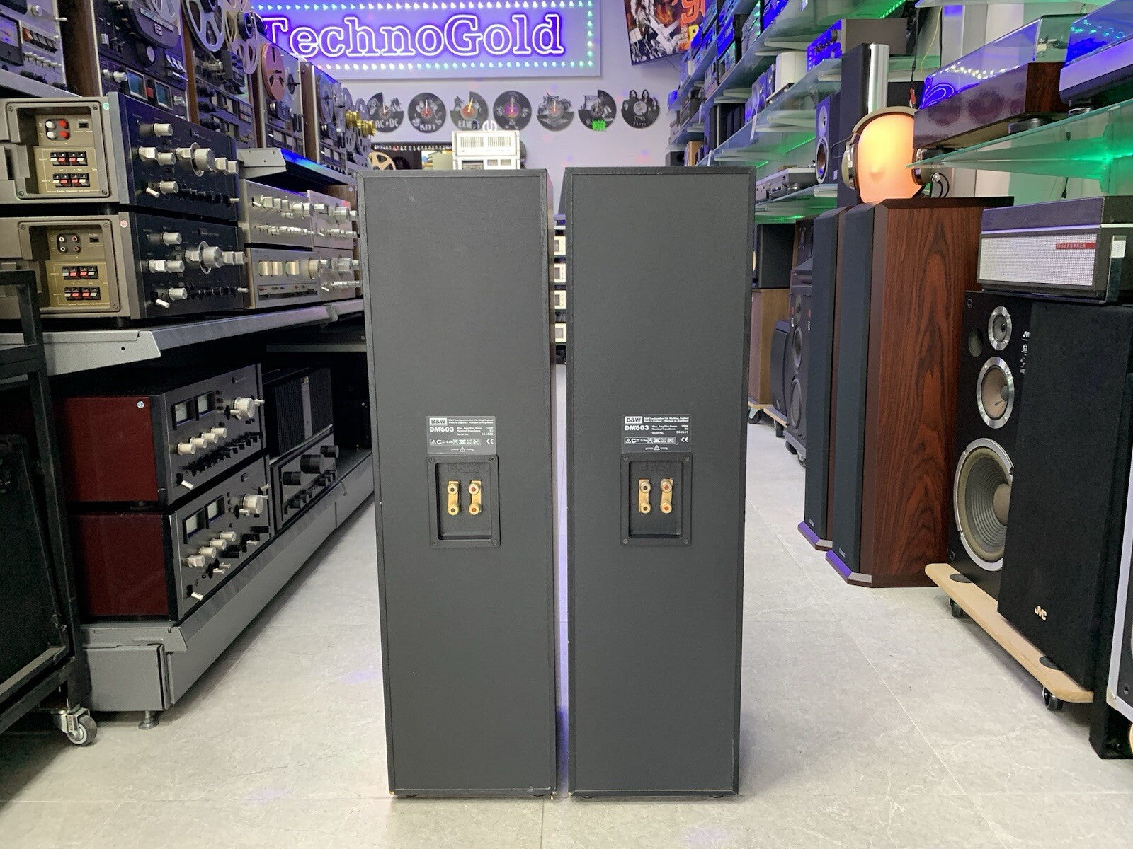 BOWERS & WILKINS B&W DM 603 Speakers 2,5 Way 120 Watts RMS Hi End WORK Good Look