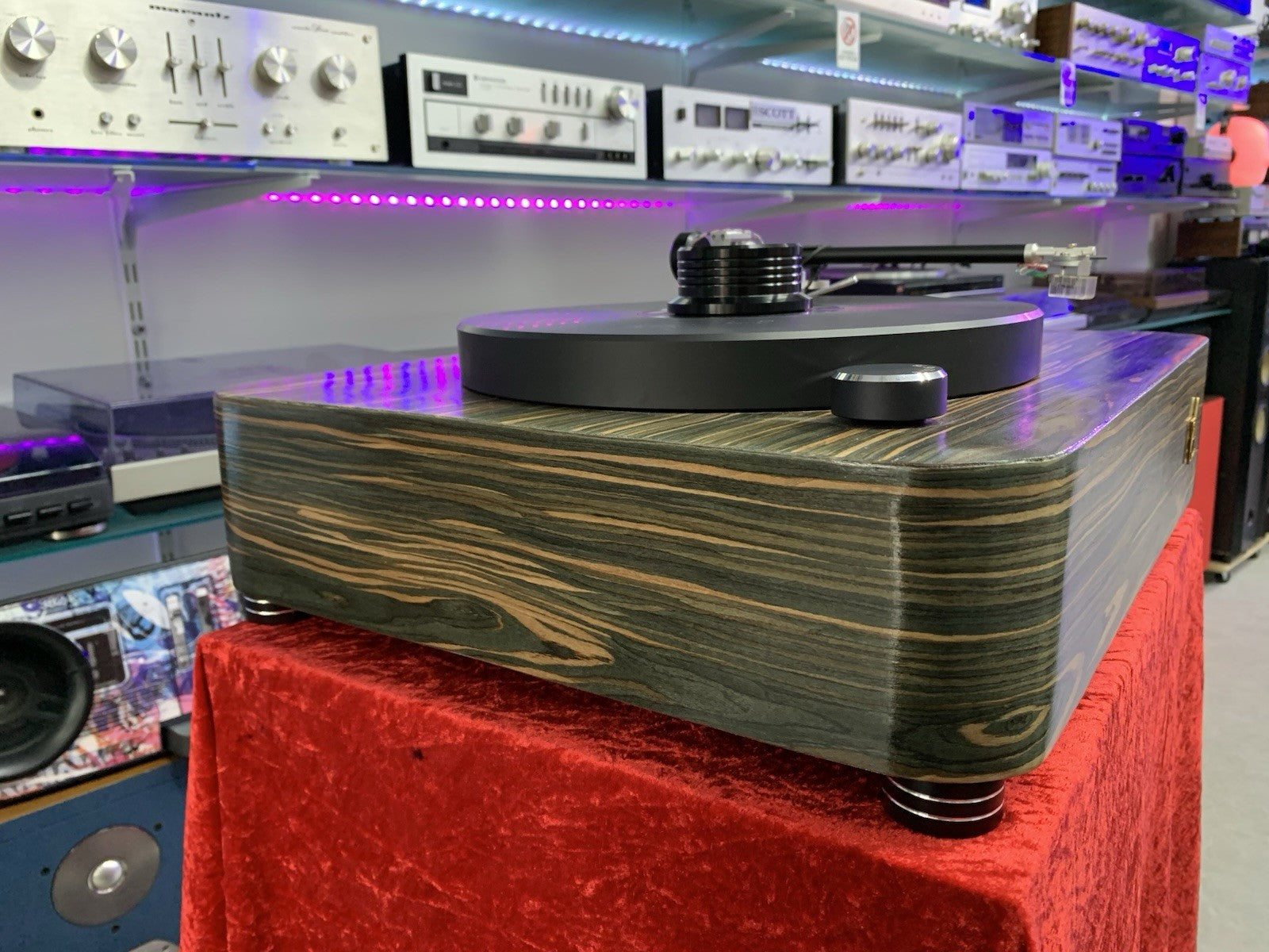 CLEARAUDIO Turntable Concept EXCLUSIVE Record Player Palo Sandro Wood Good Look