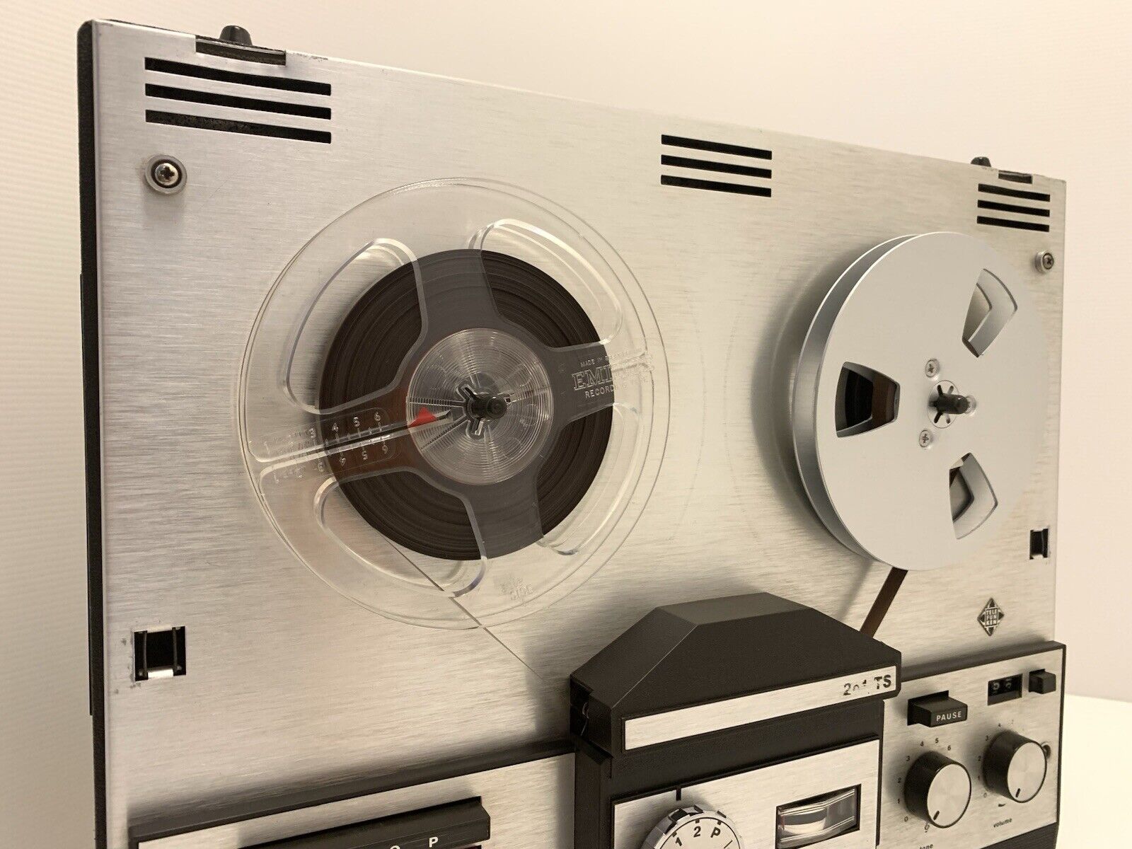 TELEFUNKEN M 201TS Tape Reel to Reel 4 Track 7" Vintage 1967 WORK Good Look