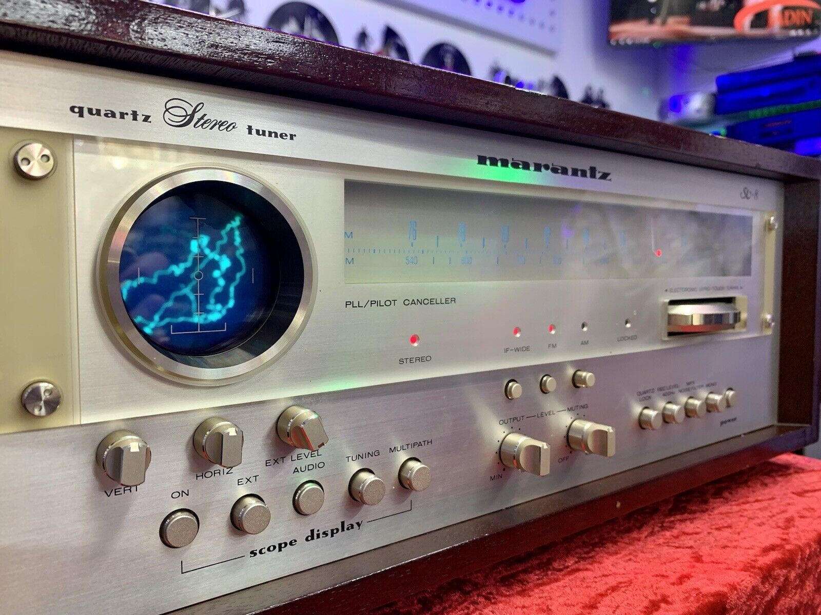 MARANTZ ST 8 AM/FM Quartz Stereo Audio Scope Tuner Vintage 1980 WORK Good Look