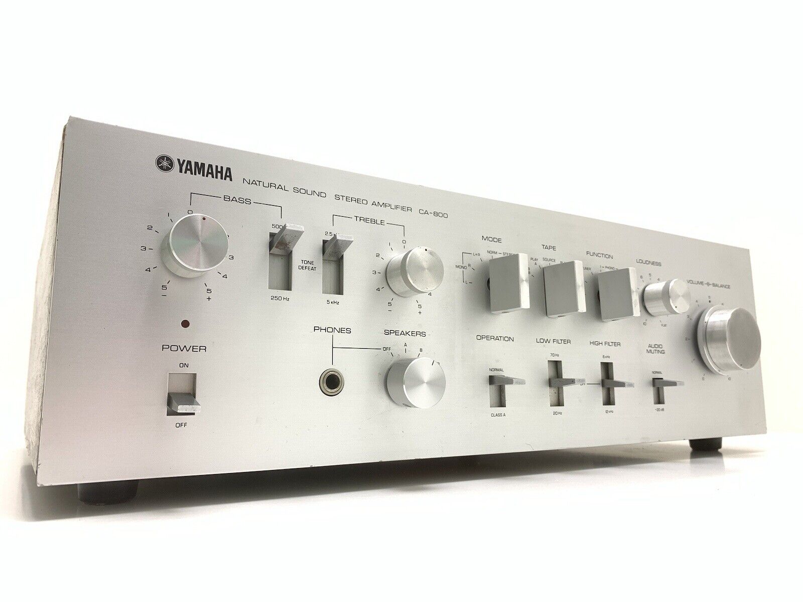 YAMAHA CA-800 Integrated Stereo Amplifier 2X 45 Watts RMS Vintage 1976 Good Look