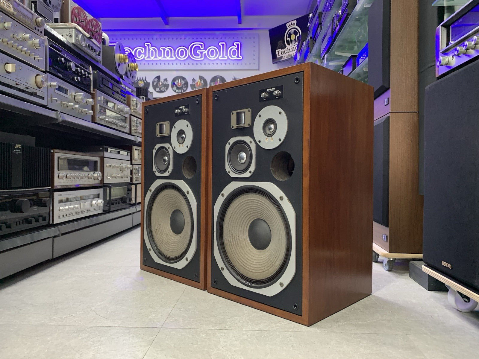 PIONEER HPM 100 Original 4Way SPEAKERS 100 Watts RMS Vintage 1976 WORK GOOD LOOK