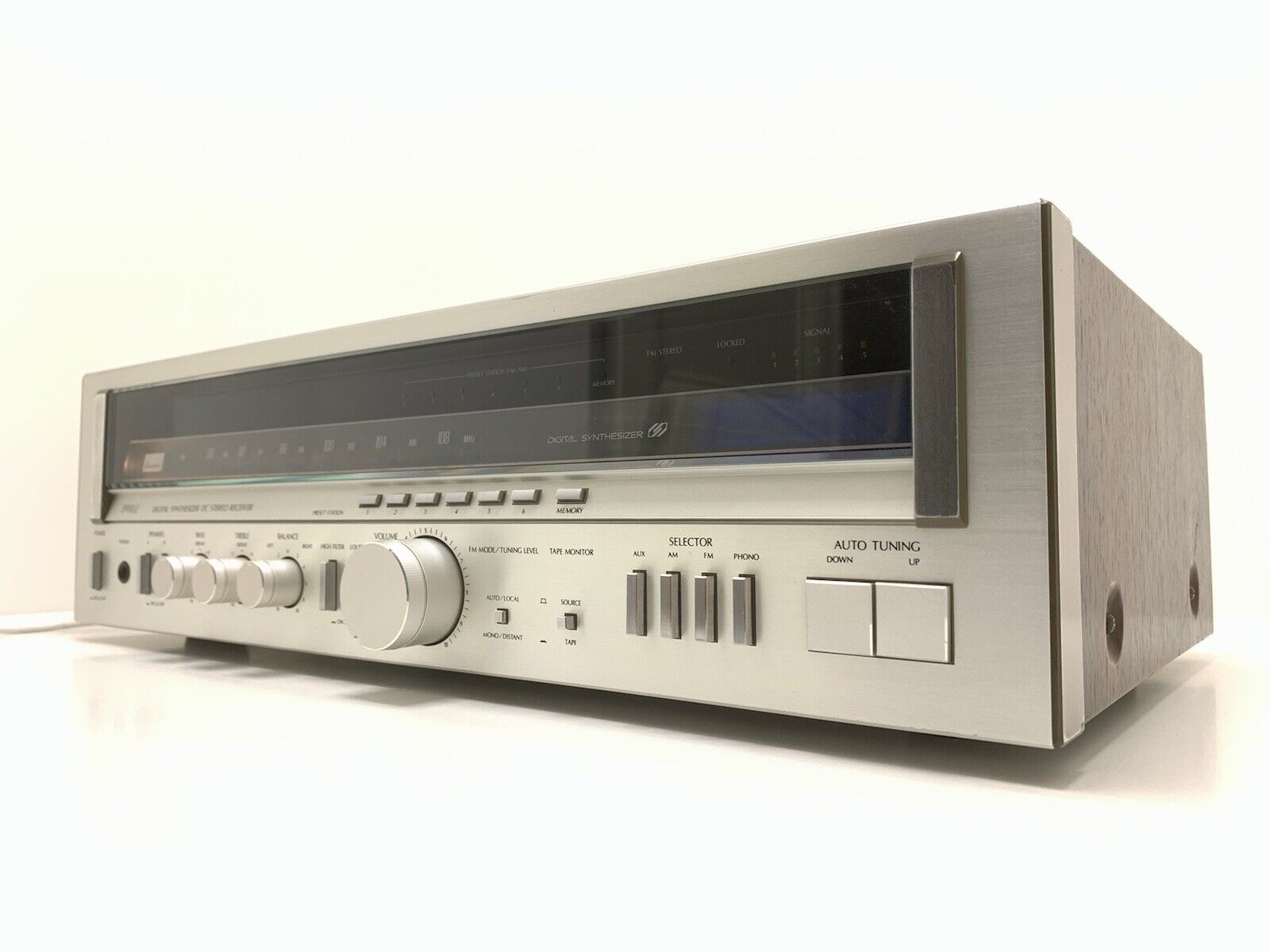 SANSUI 3900Z Digital Synthesizer DC Stereo Receiver 80WRMS Vintage 1980 GoodLook