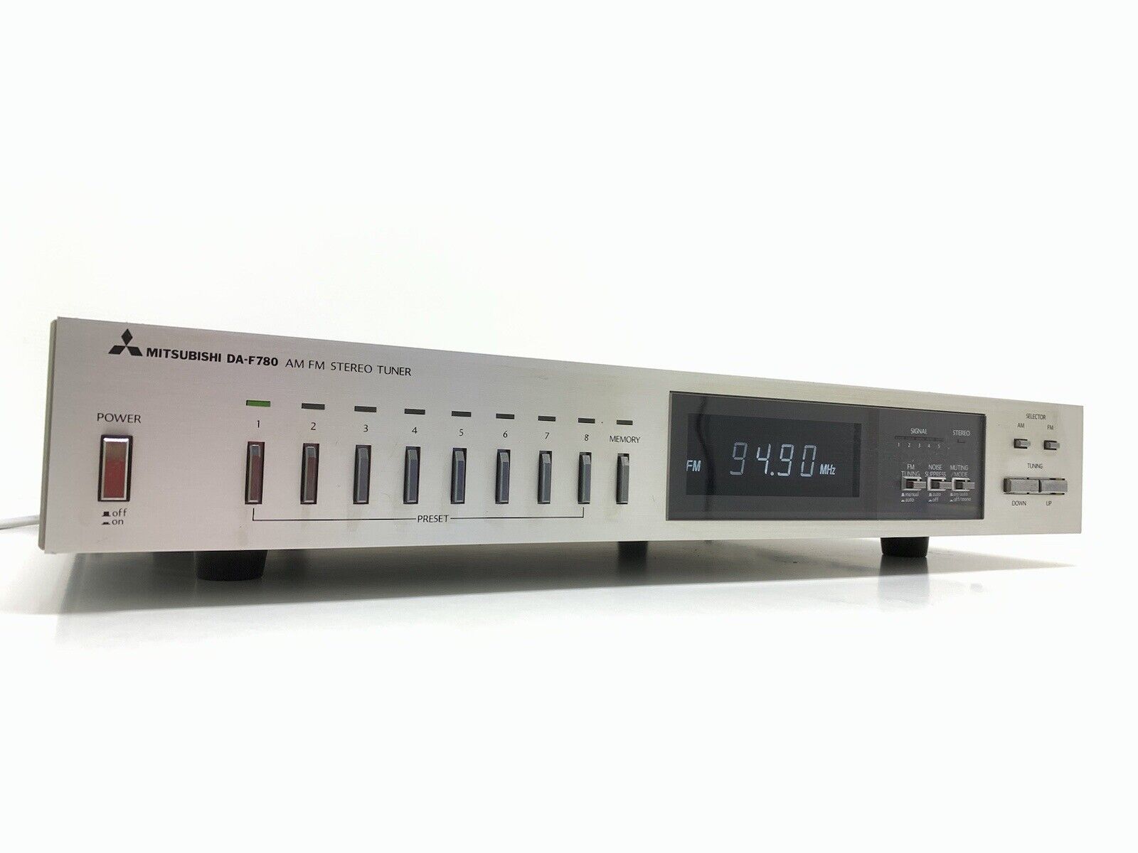 MITSUBISHI DA-F780 AM/FM Stereo Tuner Digital Hi End Vintage 1981 WORK Good Look