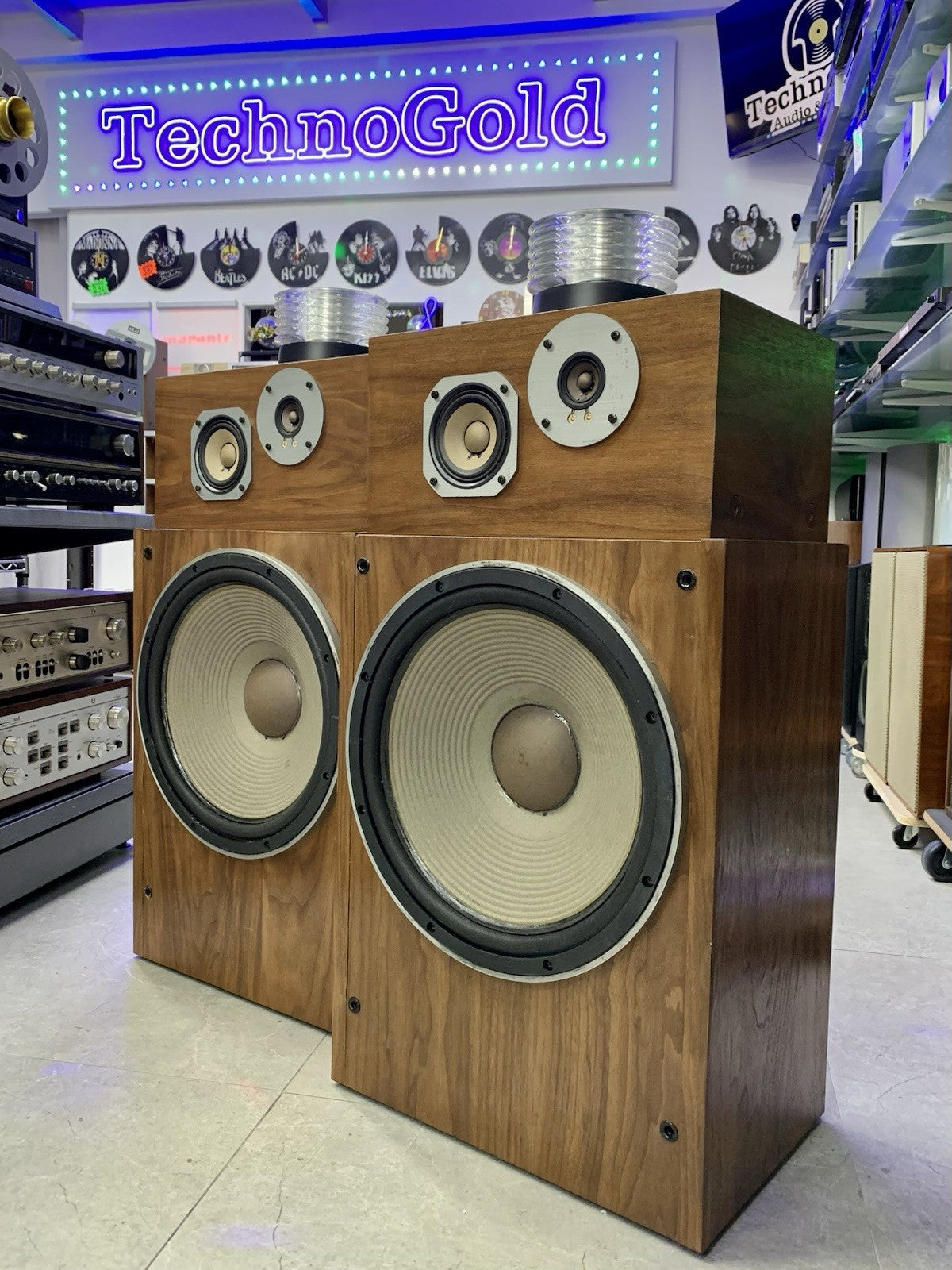 PIONEER HPM 1500 High End SPEAKERS 4 Way 125 Watts RMS Vintage  WORK GOOD LOOK