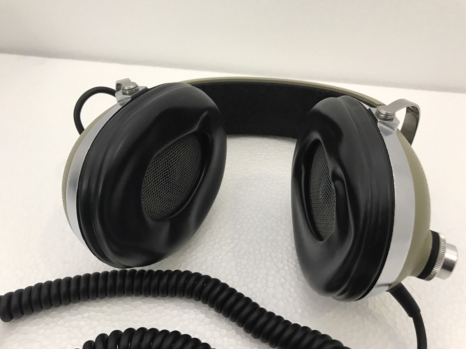 KOSS PRO4AA Professional Headphones PRO 4AA Very Rare Vintage 1970 With Good Box