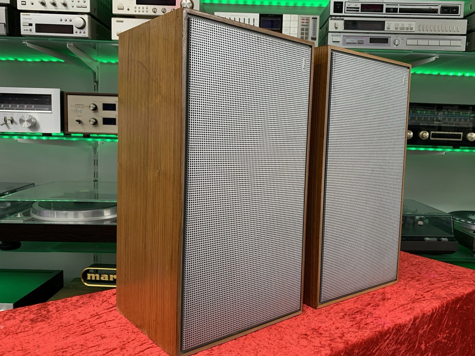 HECO Professional P 4001 Speakers 3 Way 40 Watts RMS Vintage 1971 WORK Good Look