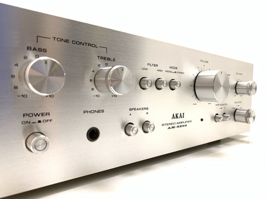 AKAI AM 2200 Stereo Integrated Amplifier 20+20 Watts RMS Vintage WORK Good Look