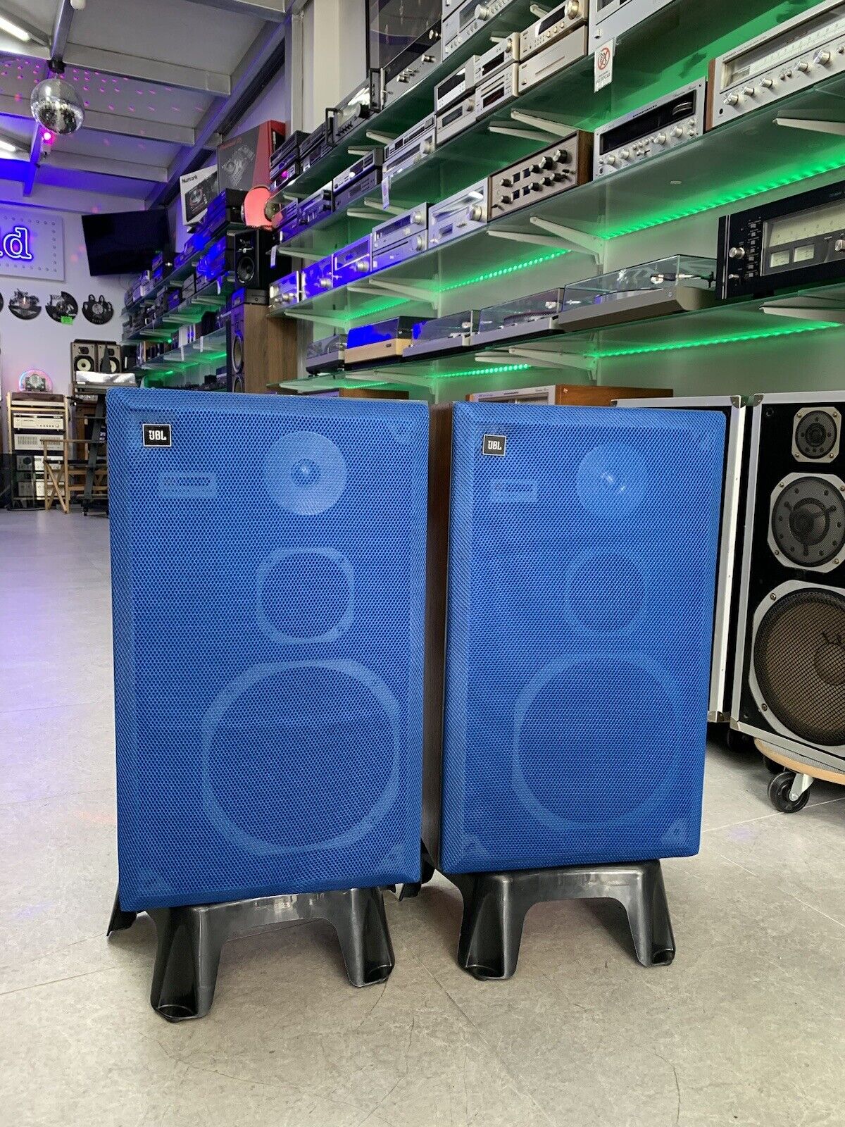 JBL 4313B LEGENDARY Studio Monitor Speakers Vintage 1980 Original Work Good Look