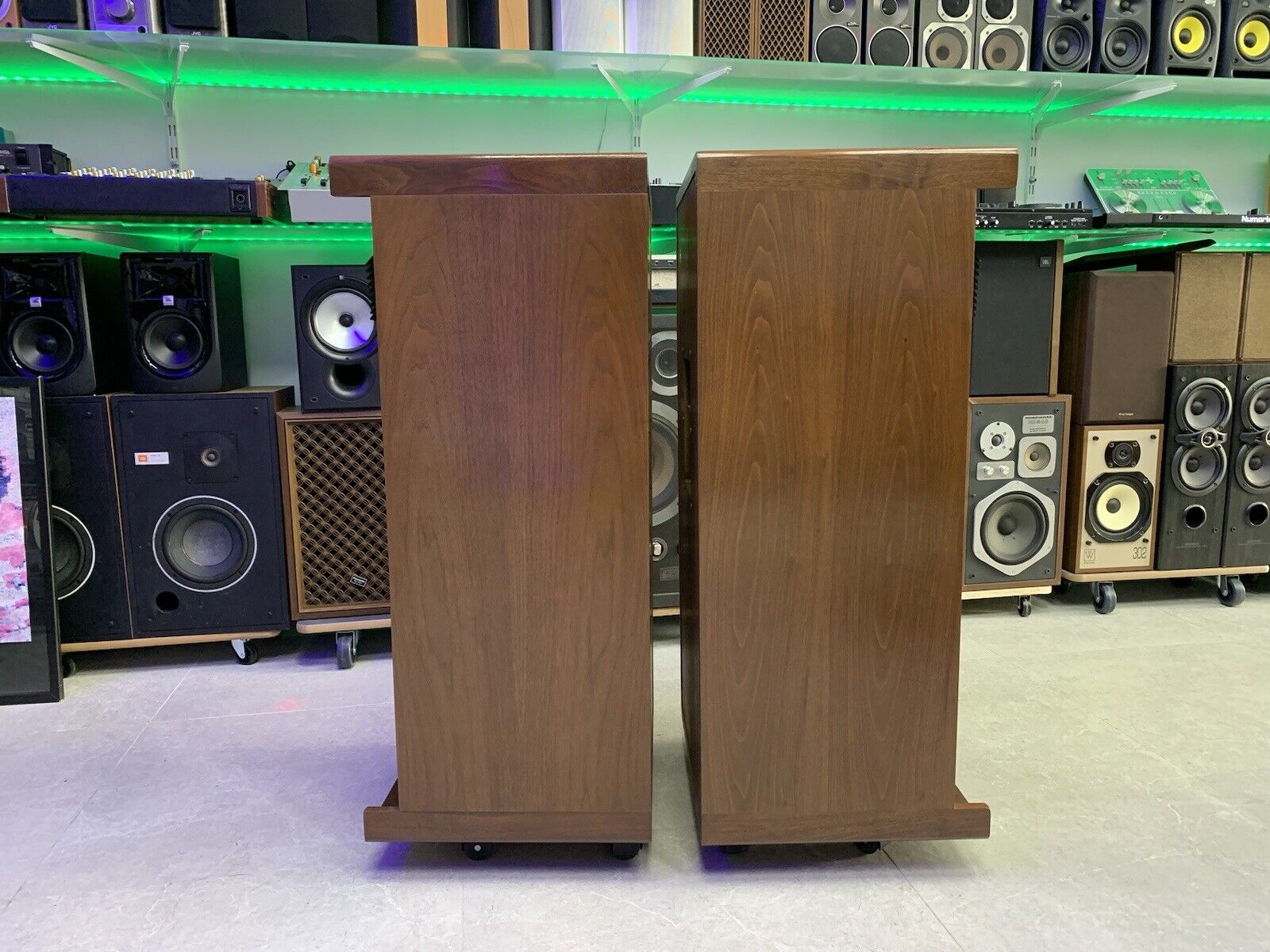 SANSUI SP-G300 Vintage 1977 Hi End 2 Way 3 Speakers RARE 300W RMS WORK Good Look