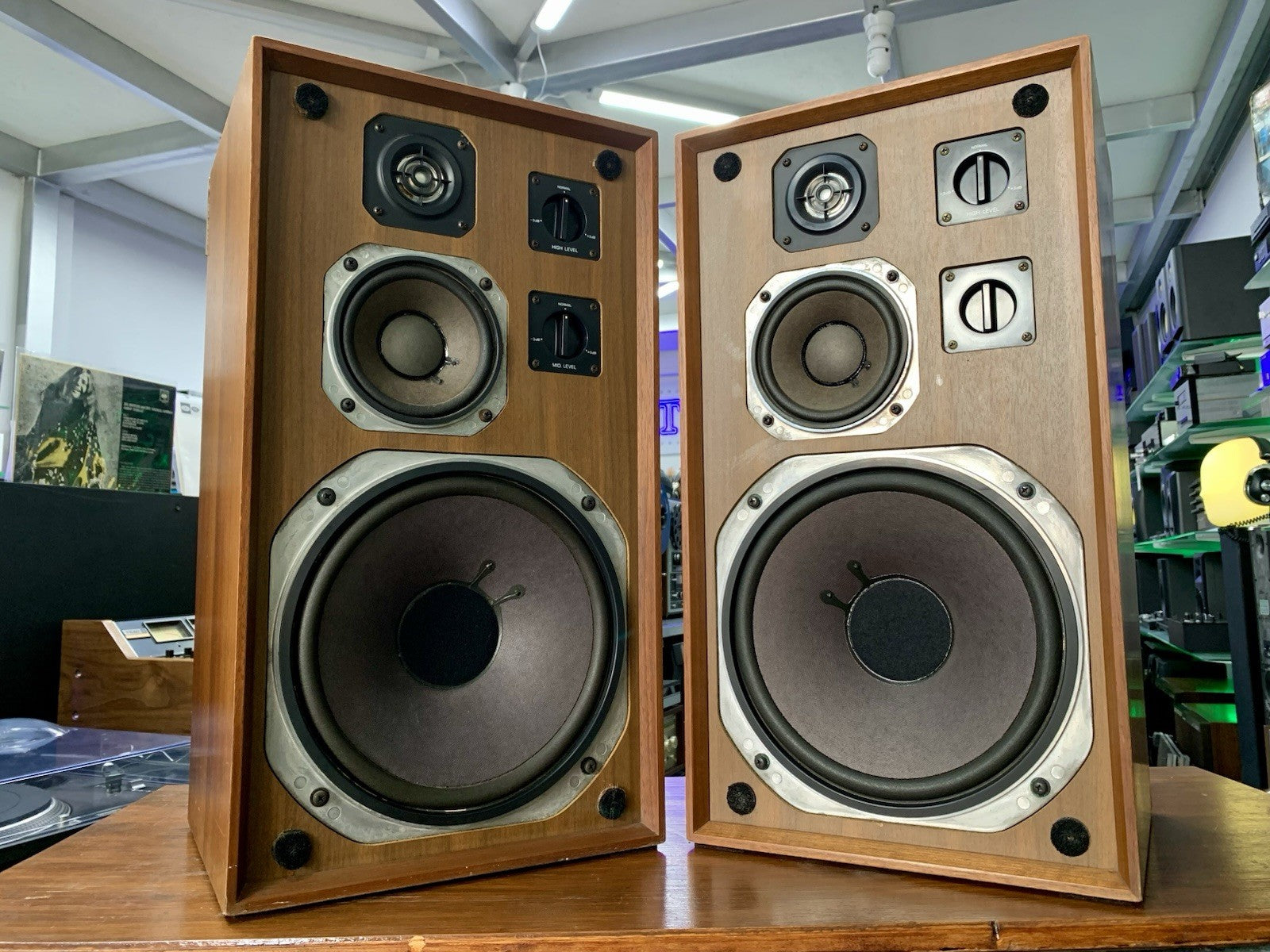 YAMAHA NS 650 Original 3 Way Japan Monitor Vintage 1970 Speakers Work Good Look