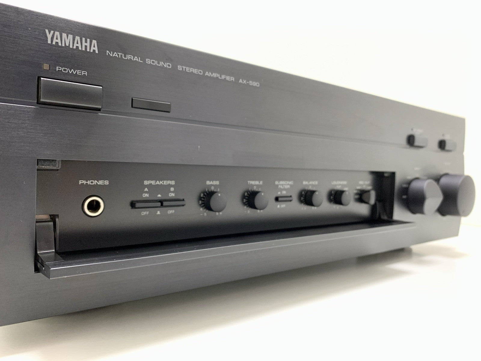 YAMAHA AX 590 Integrated Stereo Amplifier 2X 100Watts RMS Vintage 1995 Good Look