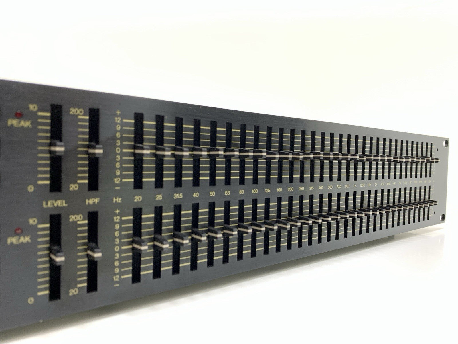 YAMAHA Q2031A Professional Graphic Equalizer 31 Bands Vintage Work Good Look