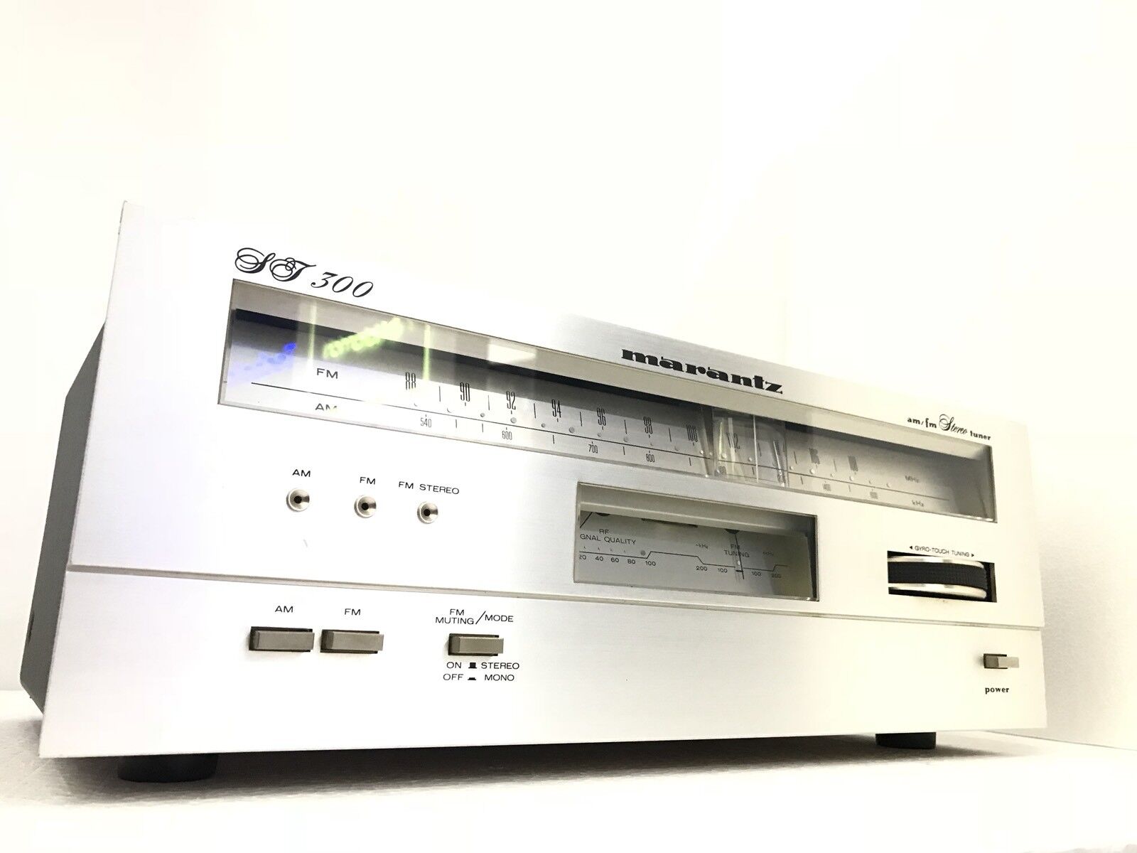 MARANTZ ST-300 AM FM Stereo Tuner analogue Rare Vintage 1980 Like New