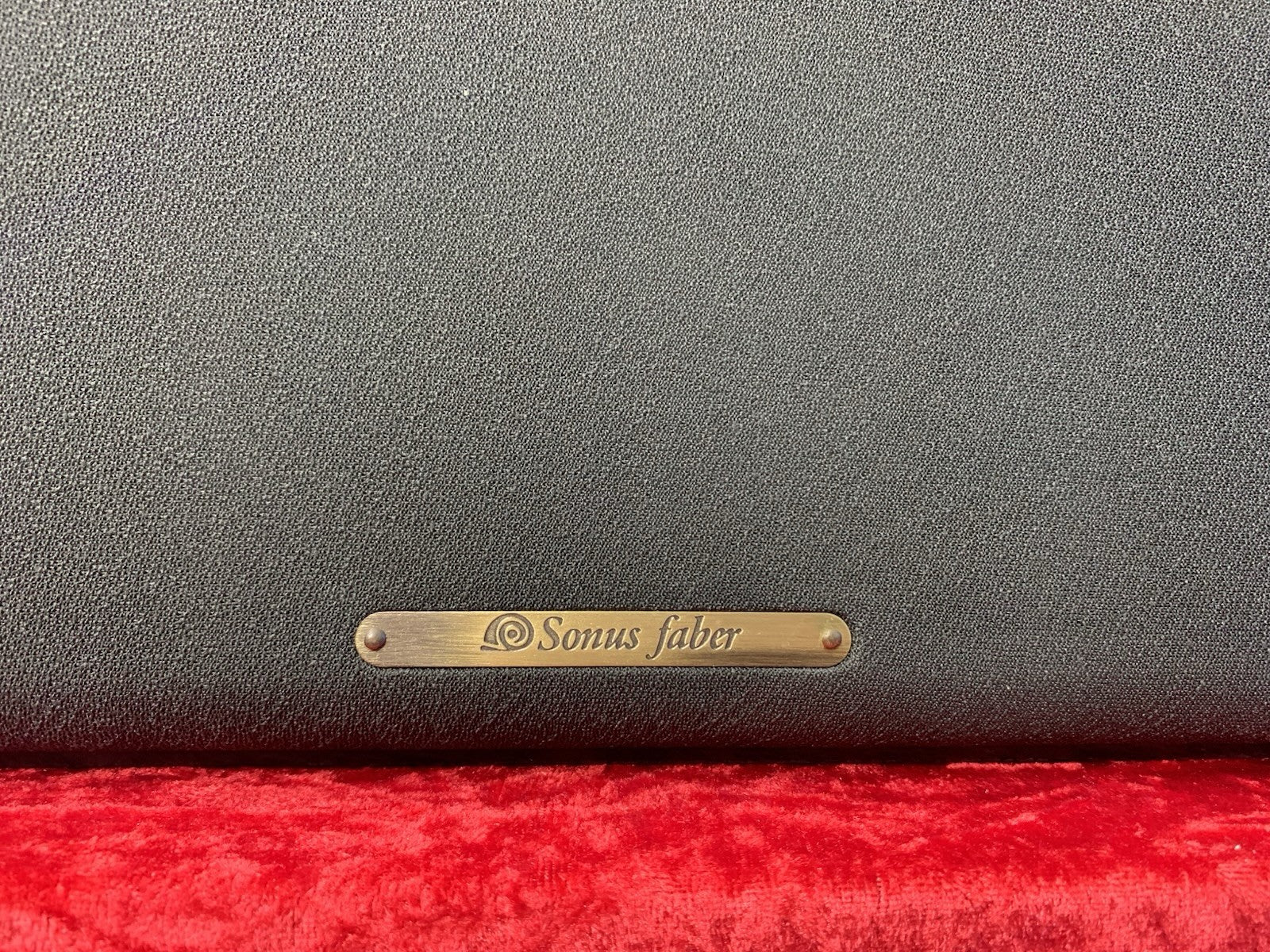 SONUS FABER SOLO HOME Center Speaker 200 Watts RMS High End Work Good Look