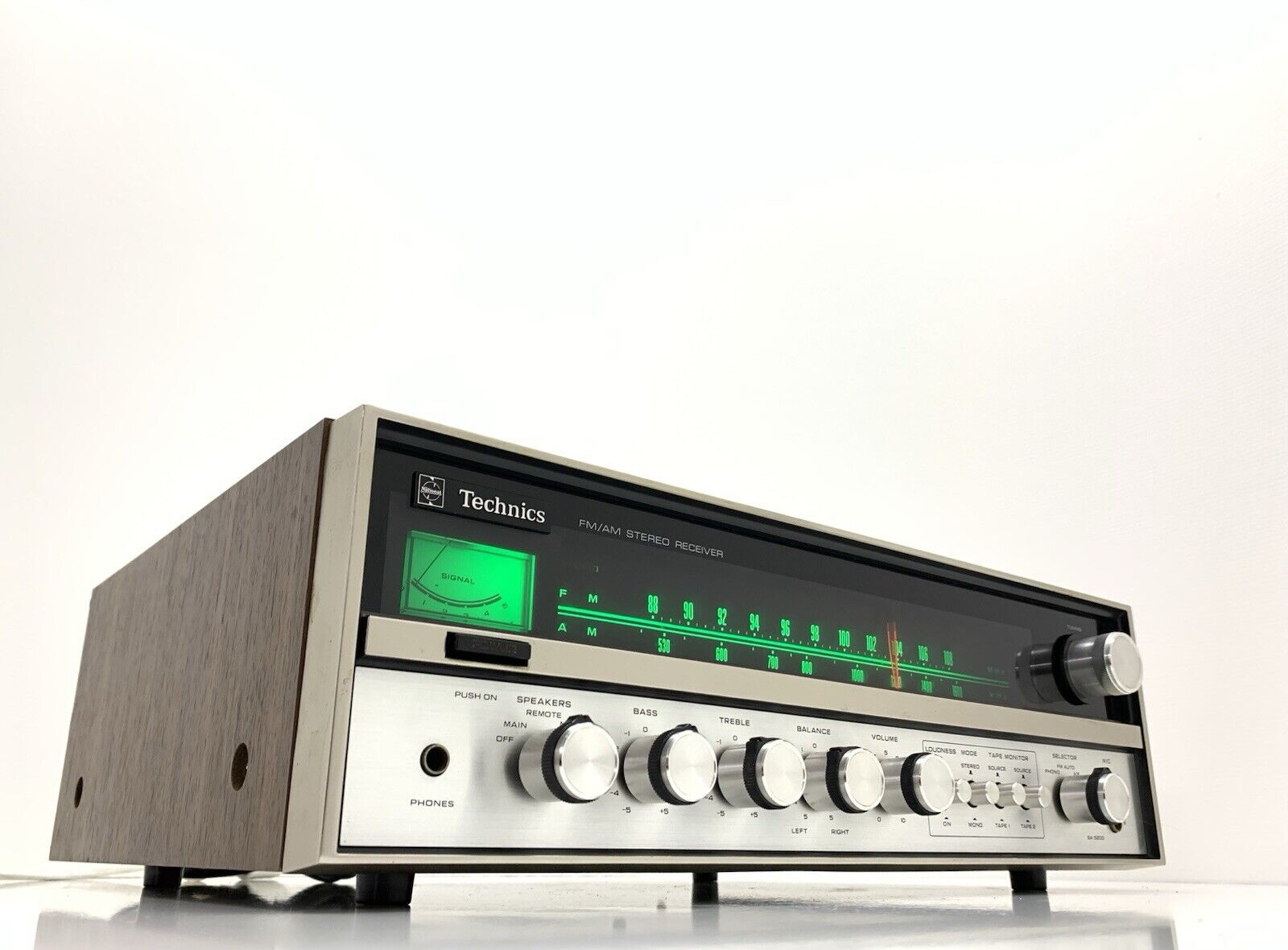 TECHNICS SA 5200 AM/FM Stereo Receiver 2X14Watts RMS Vintage 1973 WORK GOOD LOOK