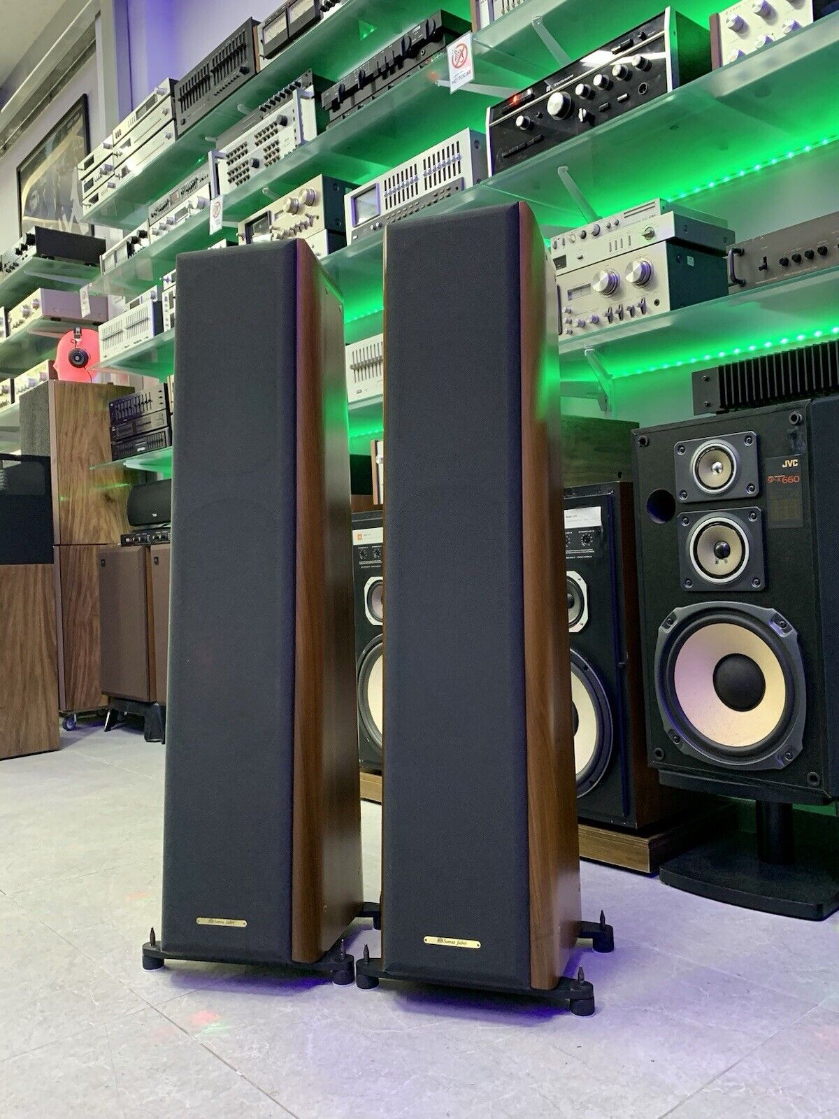 SONUS FABER GRAN PIANO HOME  Speakers 2 1/2 Way System 250 Watts RMS Good Look