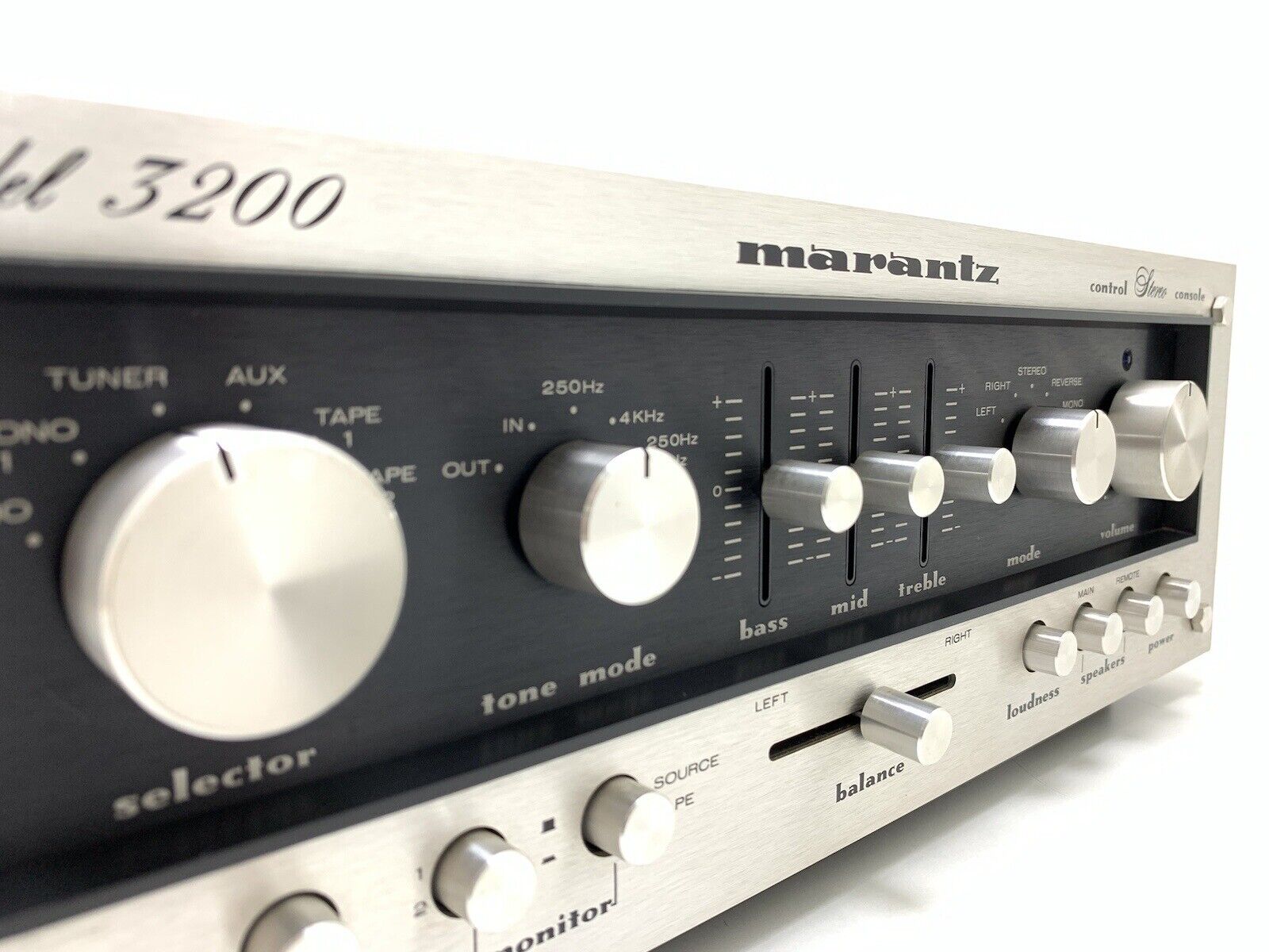 MARANTZ Model 3200 Stereo Pre Amplifier Vintage 1976 HiFi Work Like NEW GoodLook