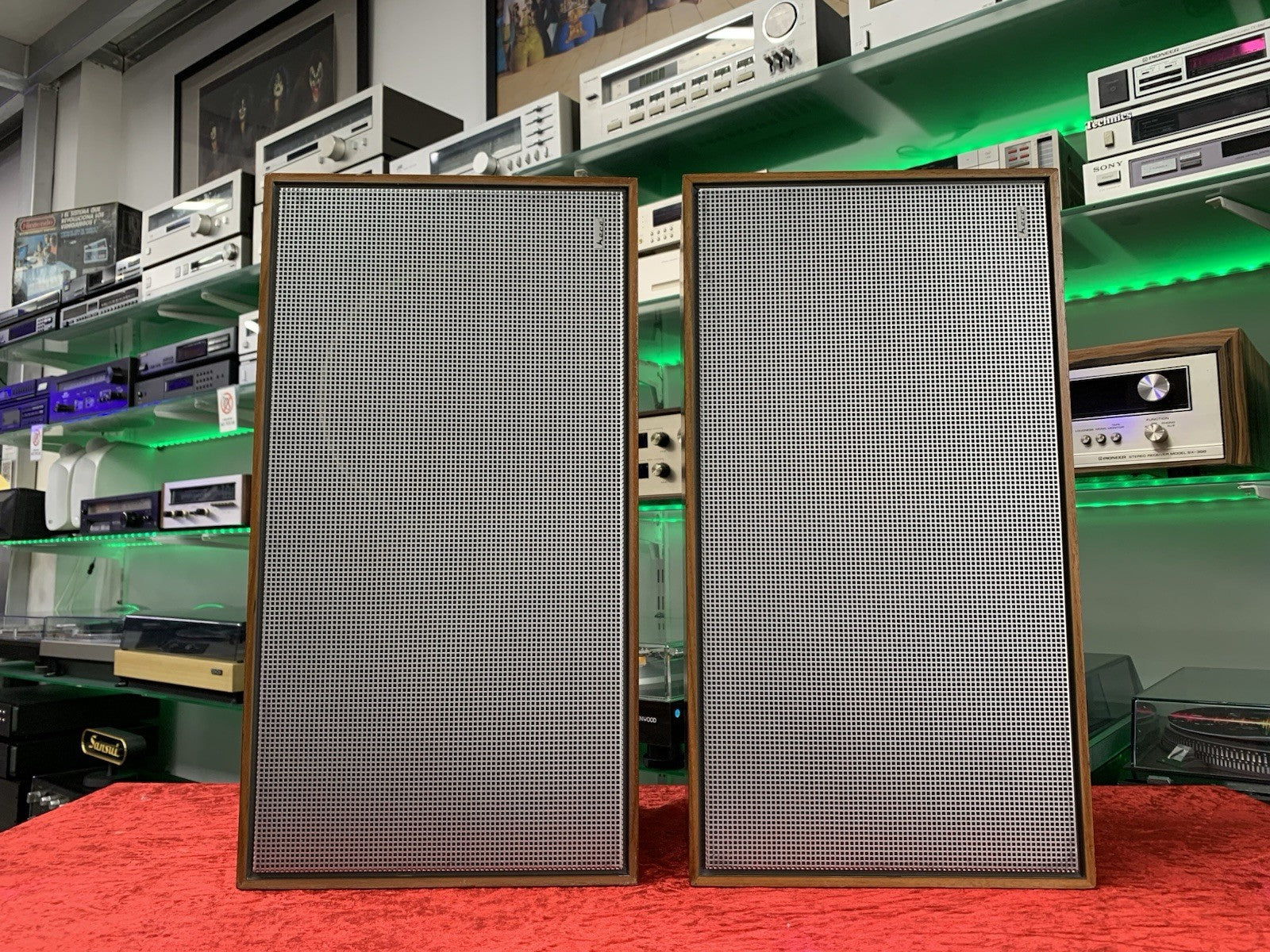 HECO Professional P 4001 Speakers 3 Way 40 Watts RMS Vintage 1971 WORK Good Look