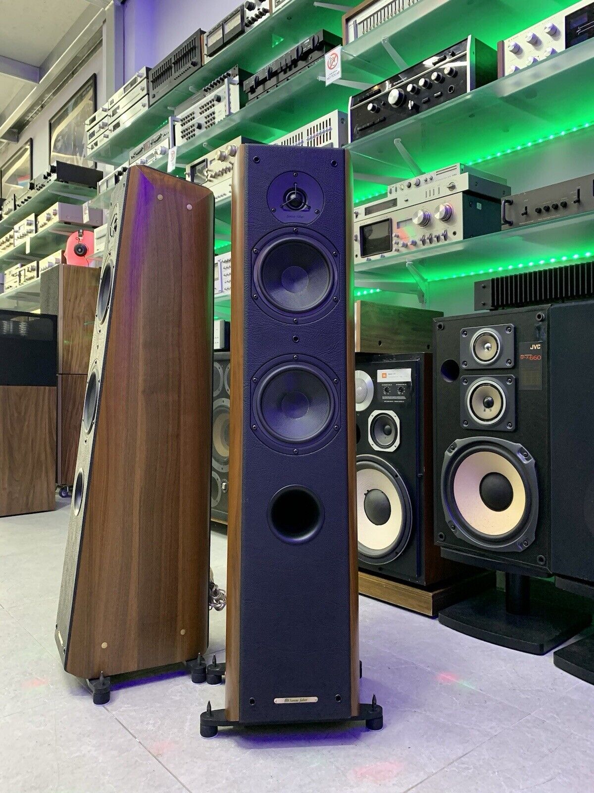 SONUS FABER GRAN PIANO HOME  Speakers 2 1/2 Way System 250 Watts RMS Good Look