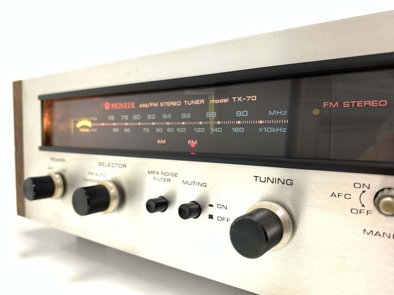 Pioneer TX 70 / TX 700 Working 76-108MHz Vintage Stereo Tuner 220/240V Good Look