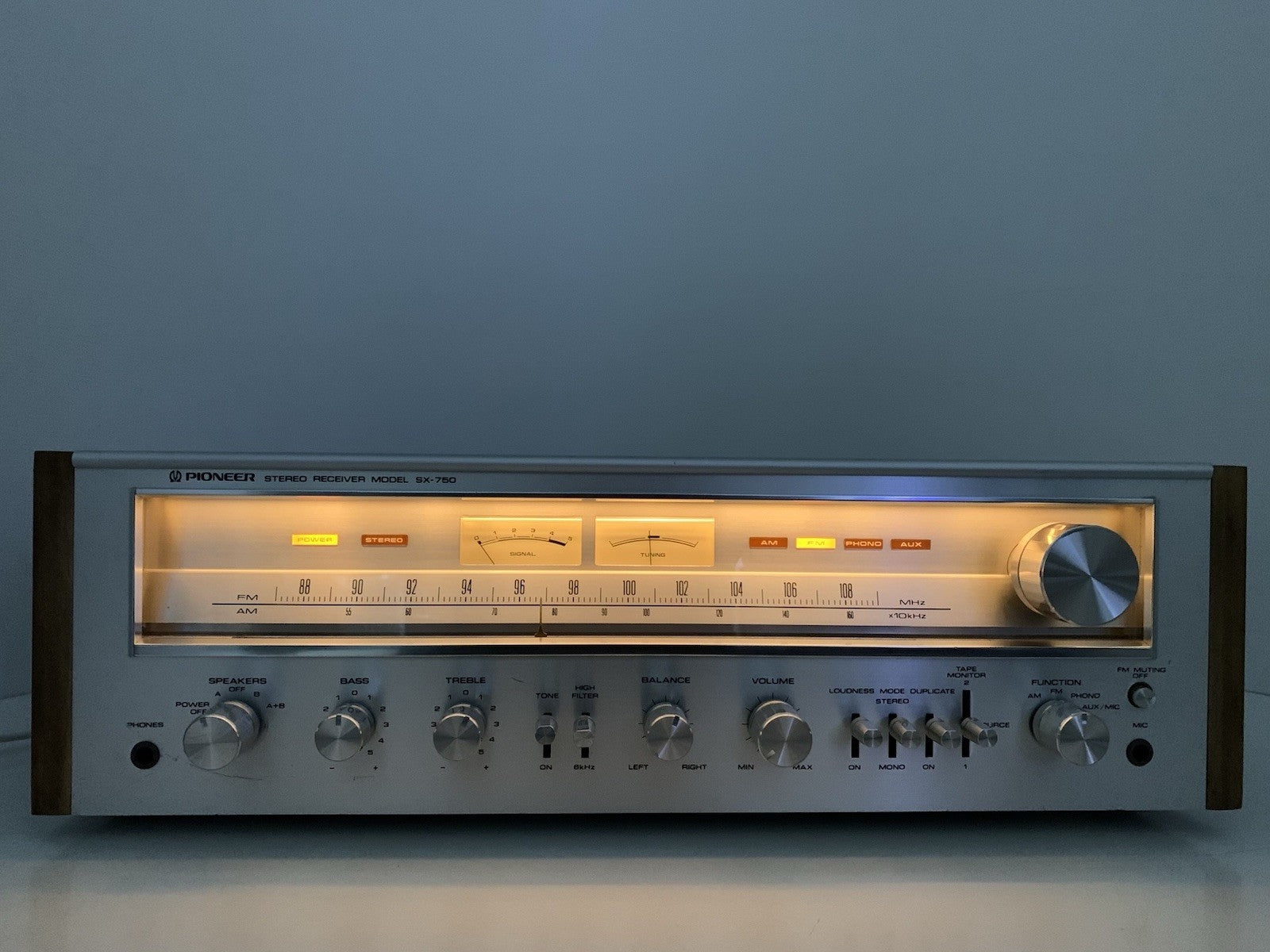PIONEER SX 750 AM FM Stereo Receiver 50+50 Watts RMS Vintage 1976 WORK Good LOOK