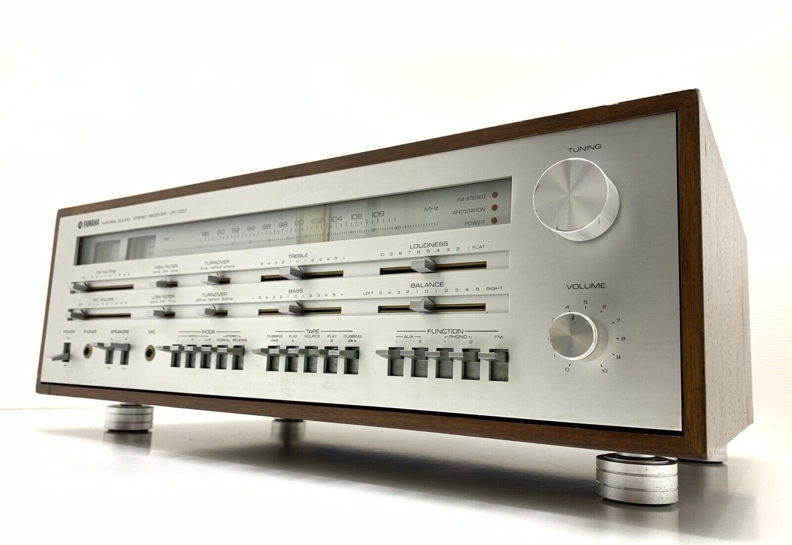 YAMAHA CR-1000 FM Stereo Receiver 70+70W RMS Vintage 1974 Refurbished Good Look
