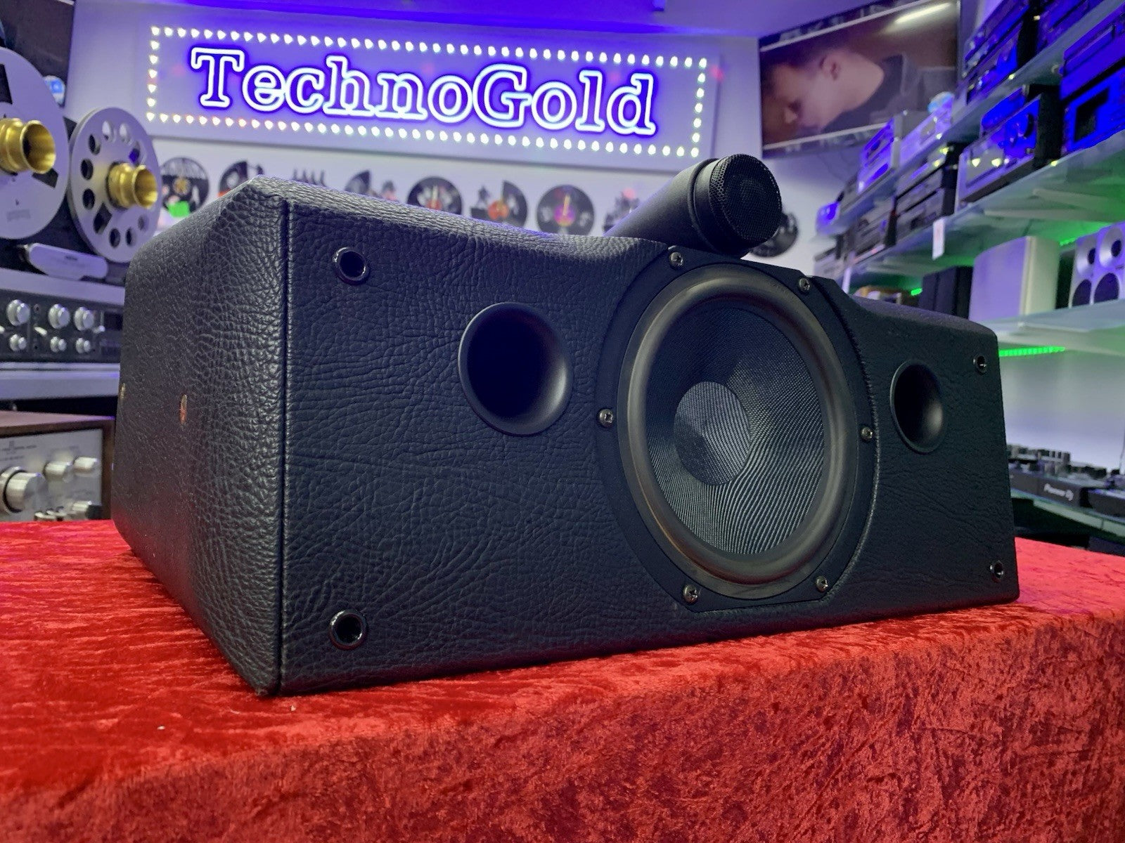 SONUS FABER SOLO HOME Center Speaker 200 Watts RMS High End Work Good Look