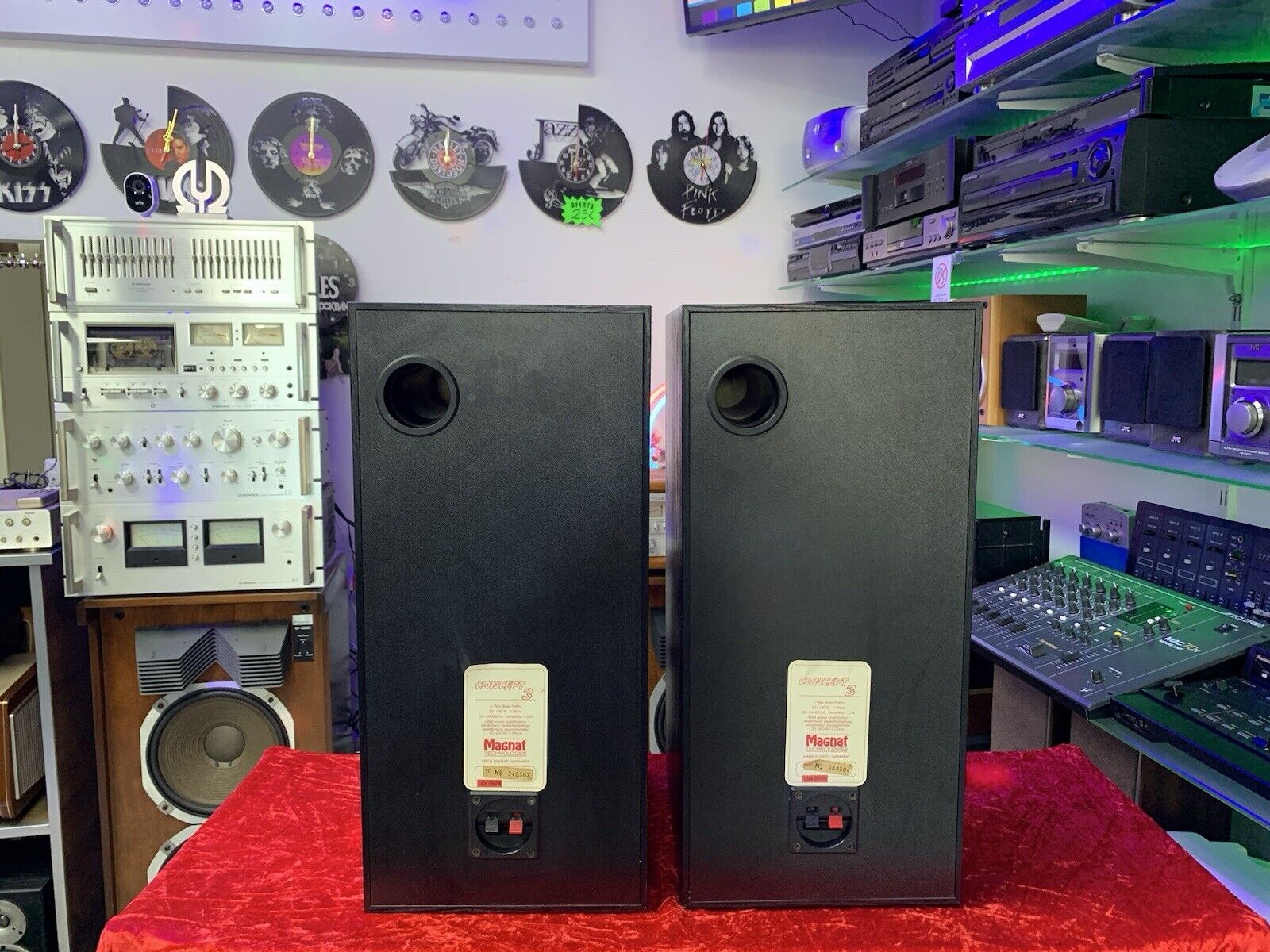 MAGNAT CONCEPT 3 Speaker 3 Way 130 Watts RMS Vintage WORK Good Look