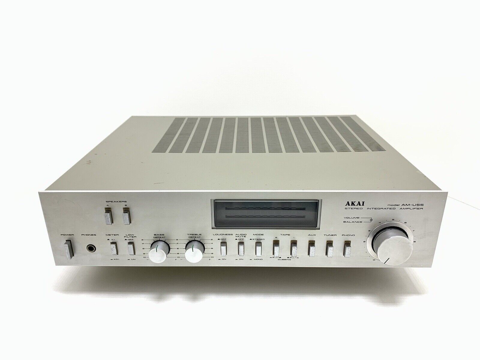 AKAI AM-U55 Stereo Integrated Amplifier 55+55 WRMS Vintage 1981 Work Good Look