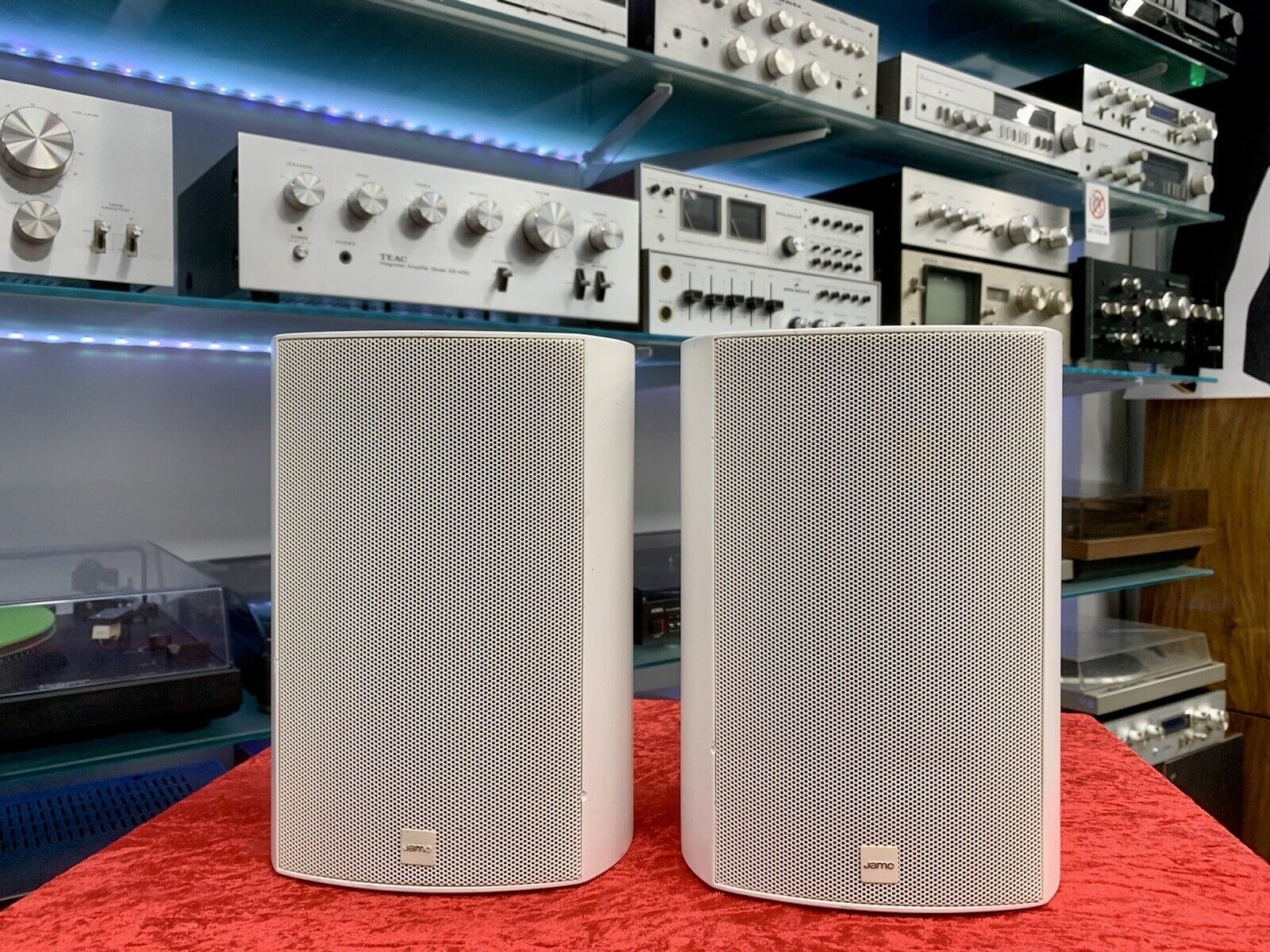 JAMO (KLIPSH) A-330 Speakers bookshelf/satellite 2 Way Vintage 100Watt Good Look