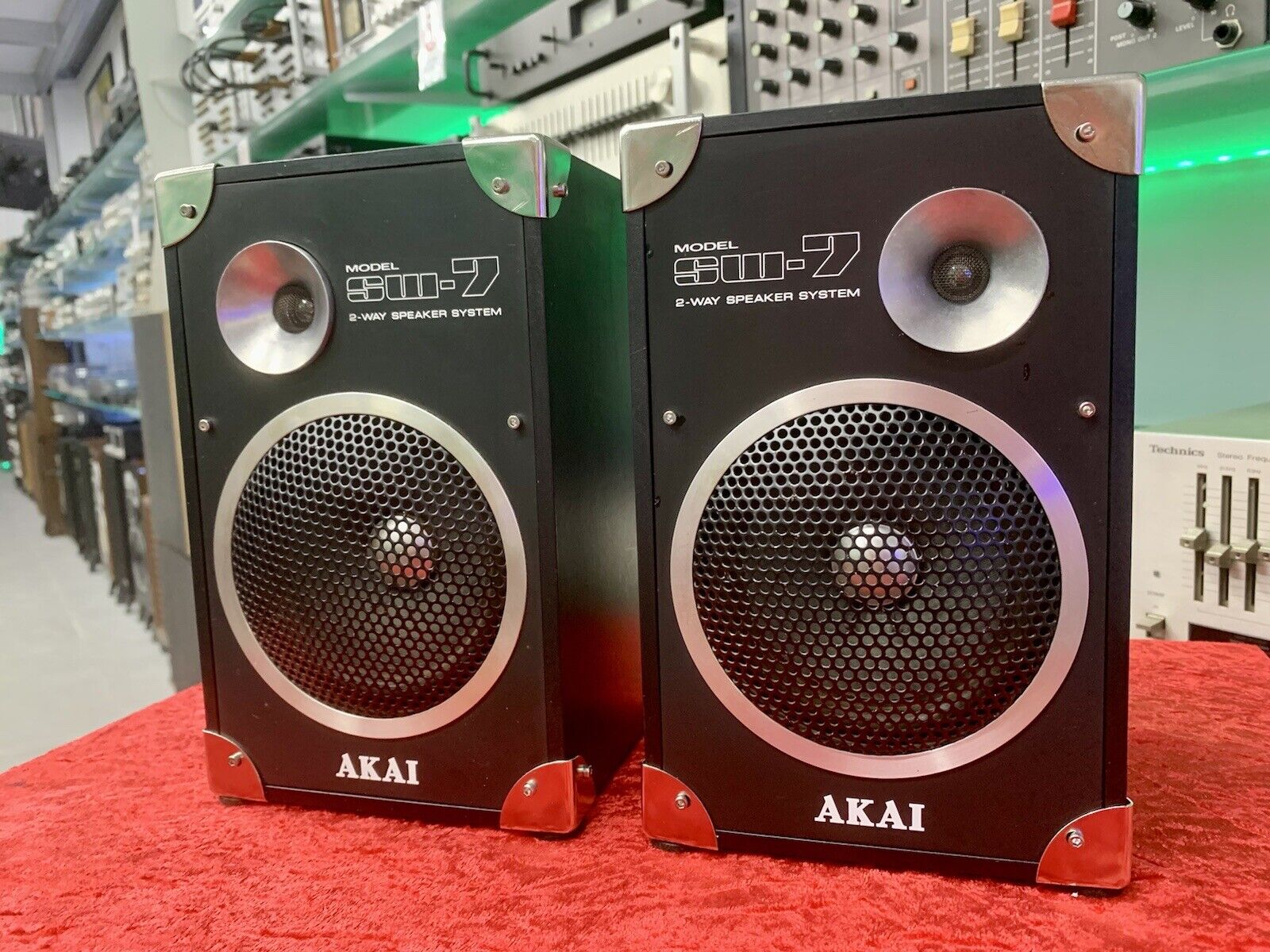 AKAI SW-7 Speaker 2 Way System 80 Watts Vintage Refurbished