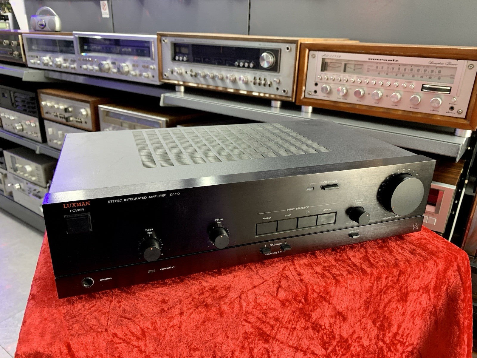 LUXMAN LV 110 Stereo Integrated Amplifier 35+35 W RMS Vintage 1988 WORK GoodLook