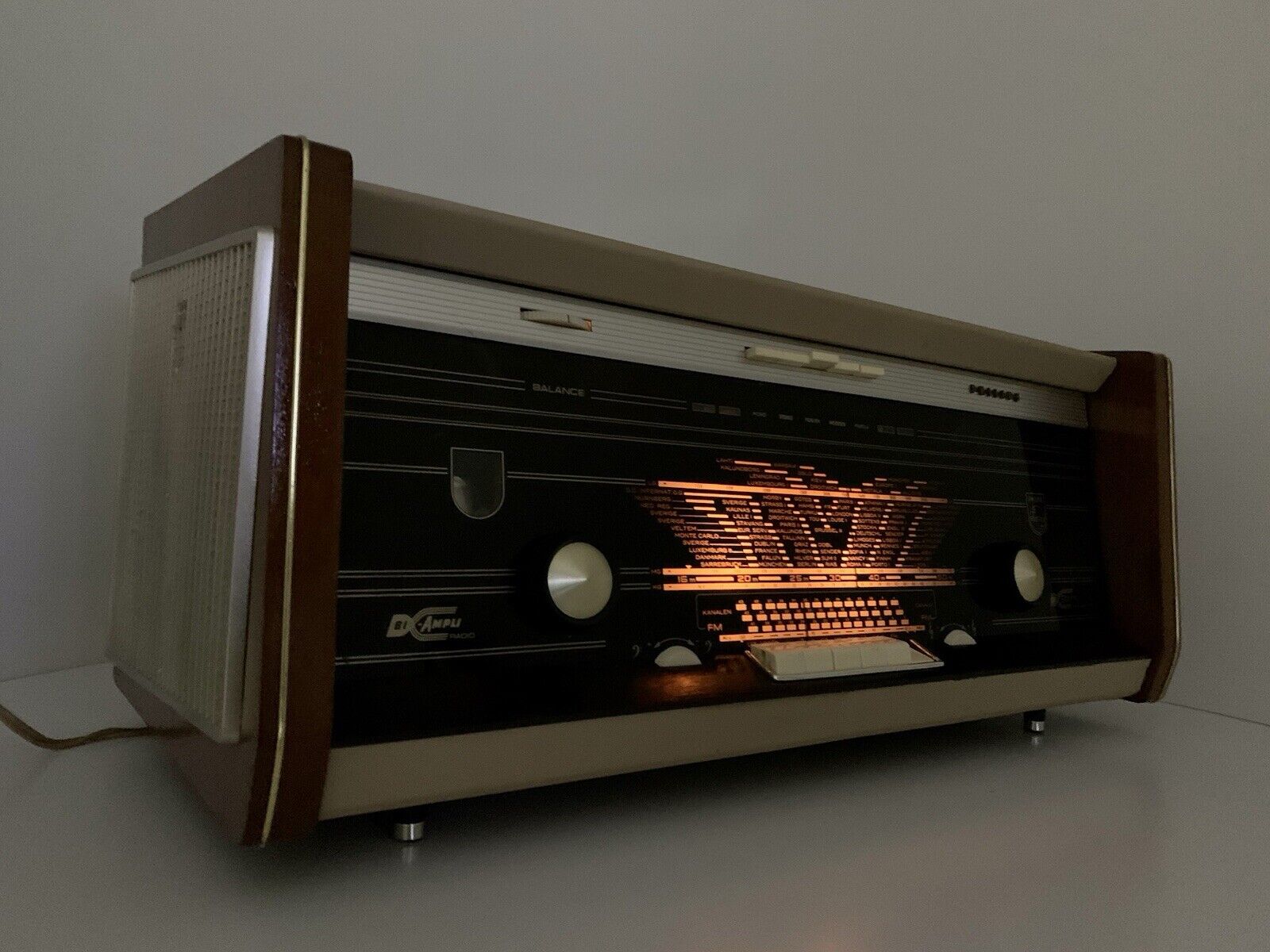 Radio PHILIPS B6X94A Eindhoven tubes FM Vaccum Tube Vintage 1959 WORK Good Look
