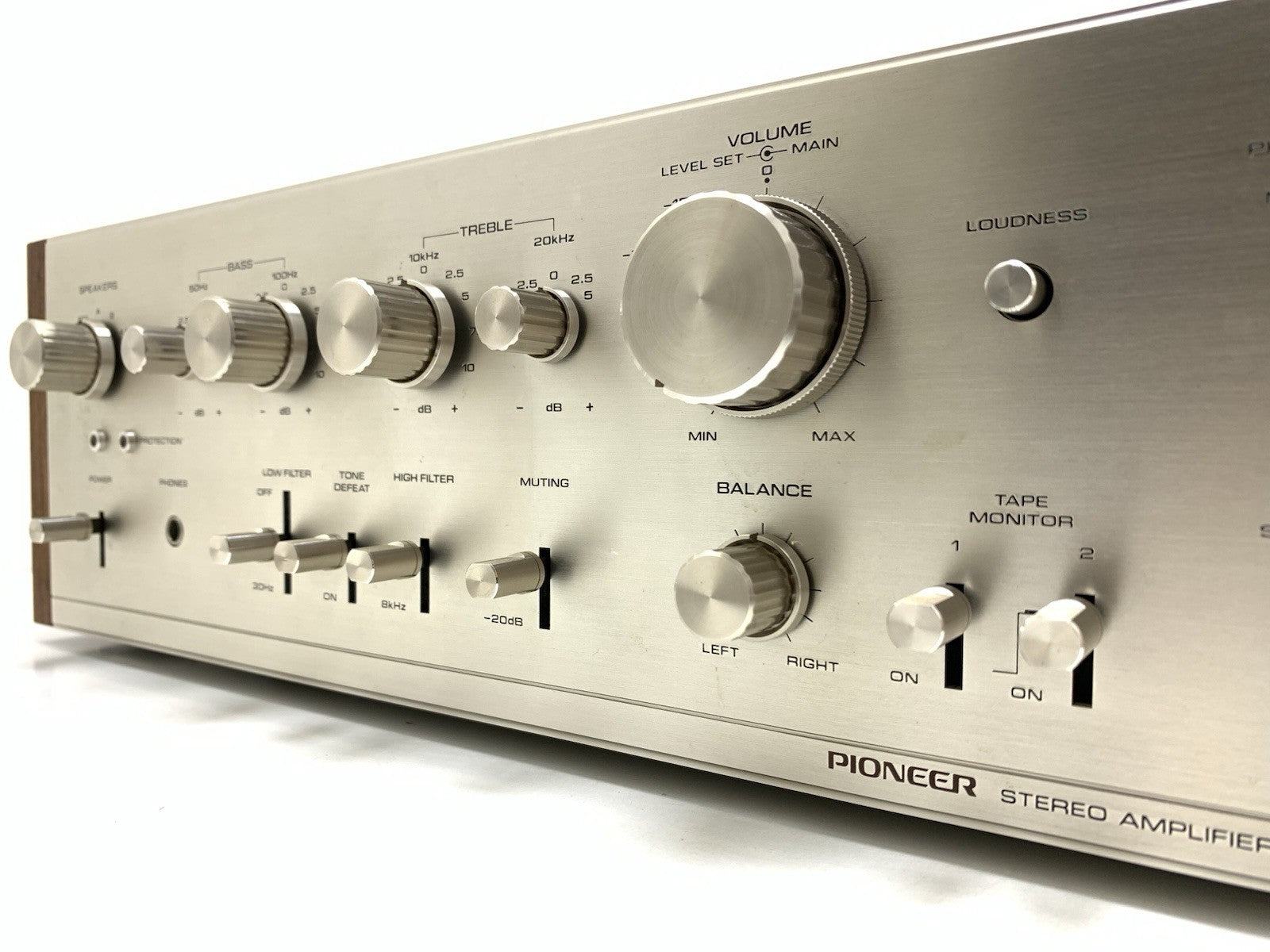 PIONEER SA 810 HiFi Stereo Amplifier 40+40 Watts RMS Vintage 1974 WORK Good Look