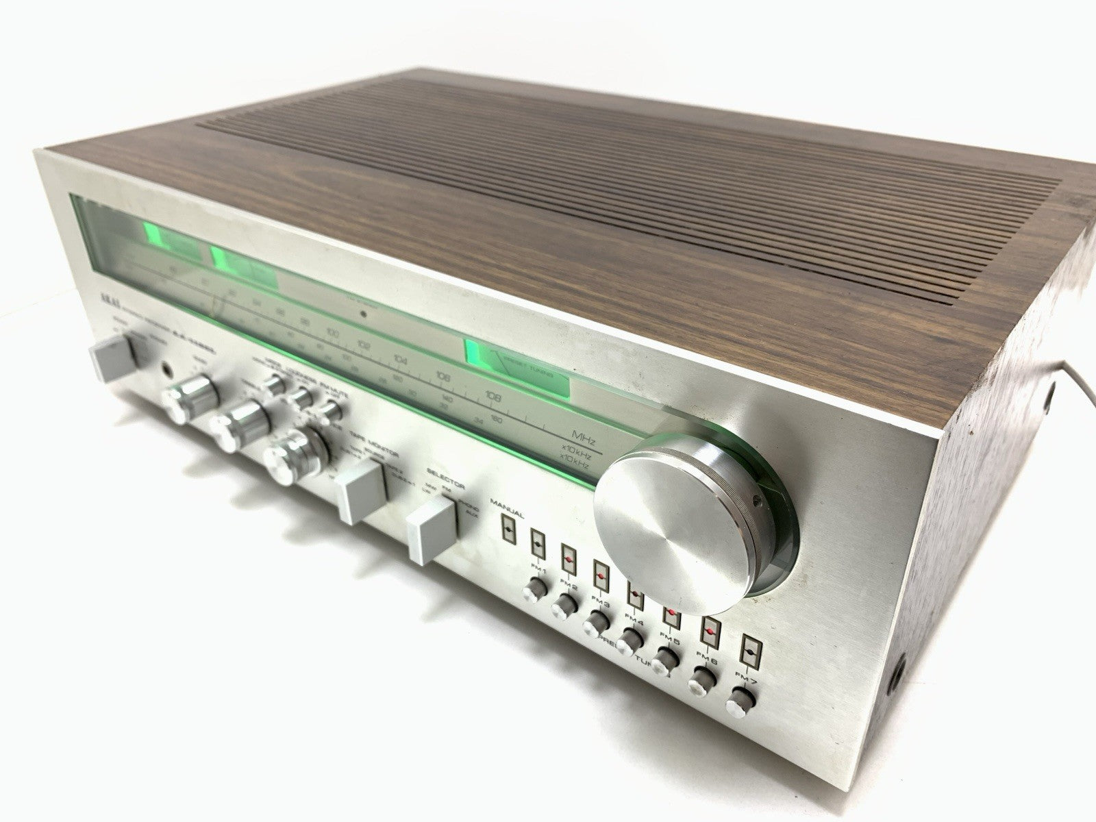 AKAI AA 1135L Stereo HiFi Receiver 38+38 Watts RMS Vintage 1979 WORK GOOD LOOK