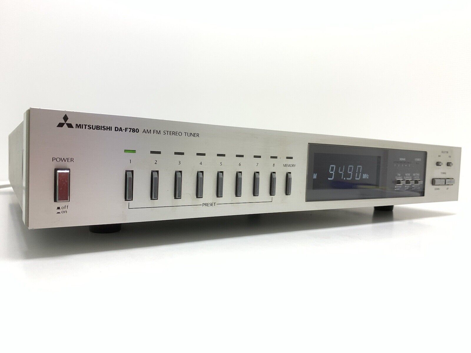 MITSUBISHI DA-F780 AM/FM Stereo Tuner Digital Hi End Vintage 1981 WORK Good Look