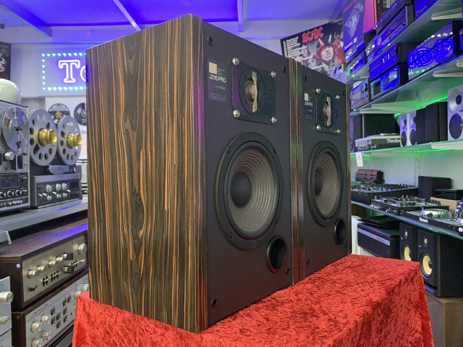 JBL J216 PRO Studio Monitor Speaker 2Way 60Watts RMS Vintage 1985 WORK Good Look