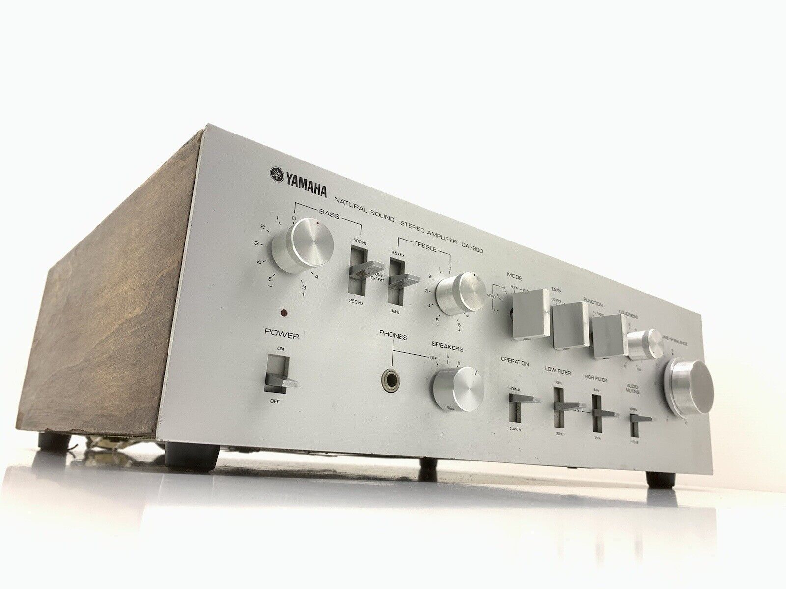 YAMAHA CA-800 Integrated Stereo Amplifier 2X 45 Watts RMS Vintage 1976 Good Look