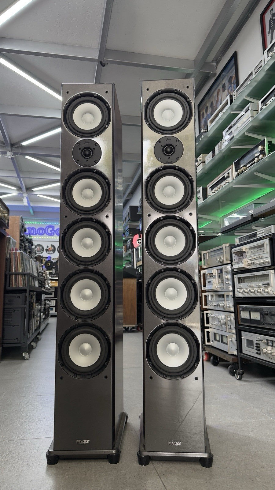 MAGNAT QUANTUM 908 High End 6 Speakers 3Way 320 Watts RMS Vintage WORK Good Look