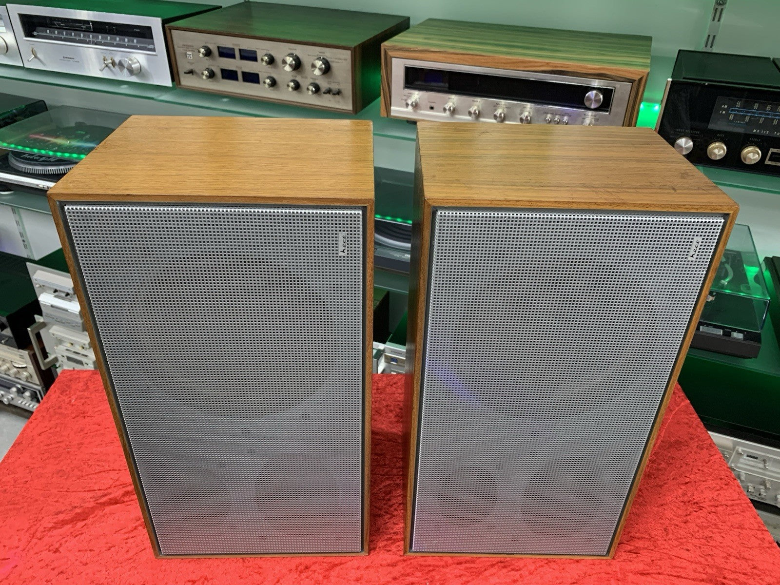 HECO Professional P 4001 Speakers 3 Way 40 Watts RMS Vintage 1971 WORK Good Look