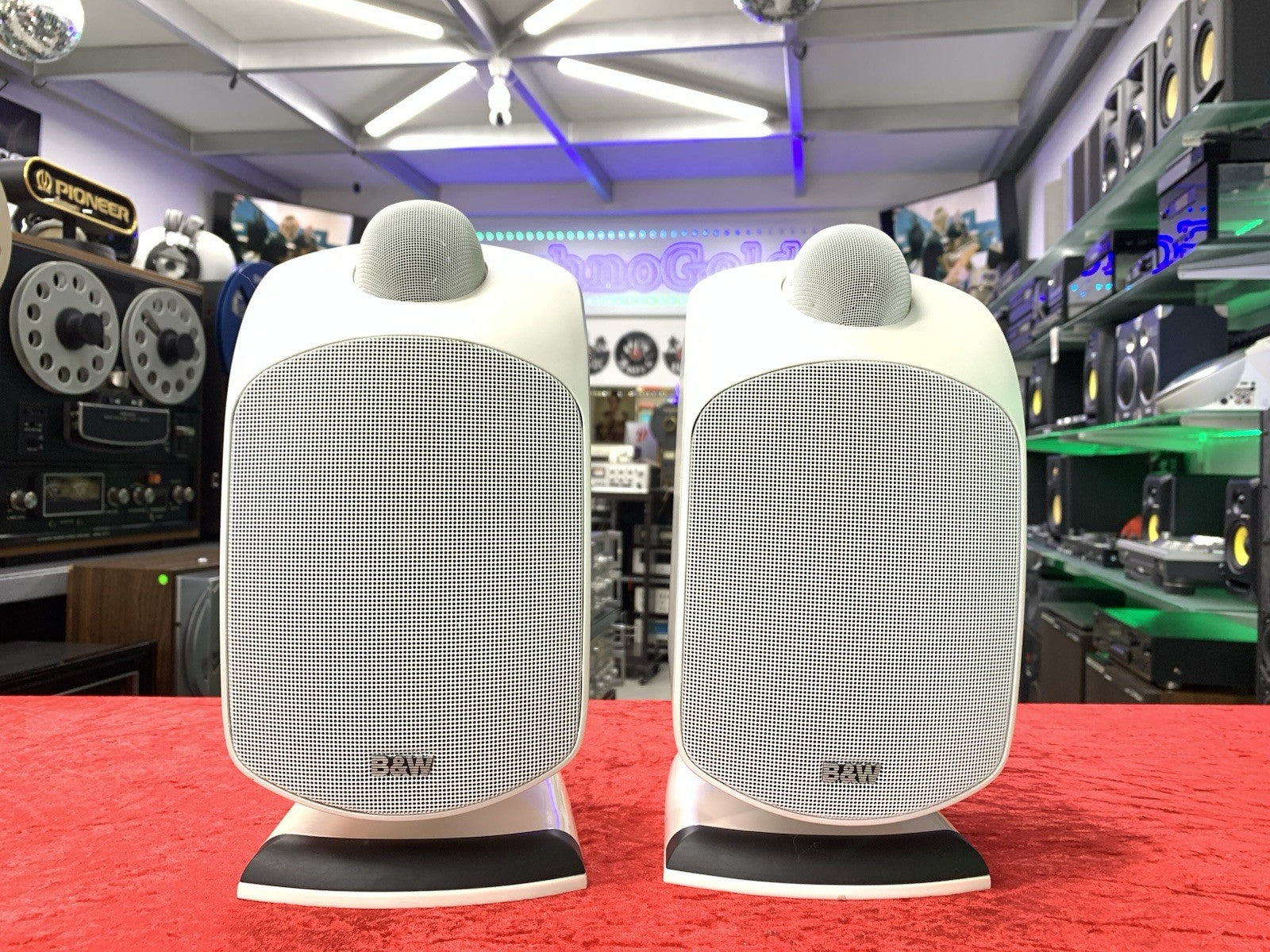 BOWERS WILKINS B&W LM 1 Studio Monitor Speakers Vintage 100 Watts