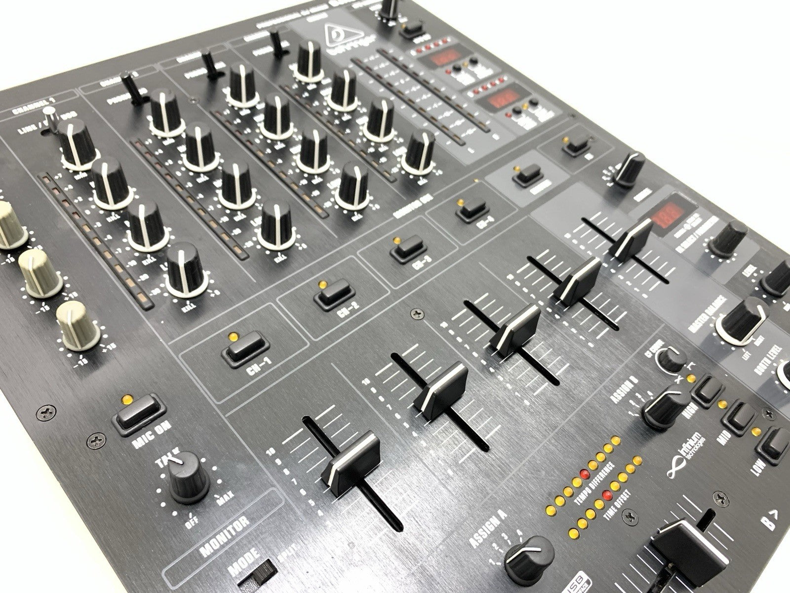 BEHRINGER Professional PRO MIXER DJX 900USB 5 CH Digital Efects WORK Good Look