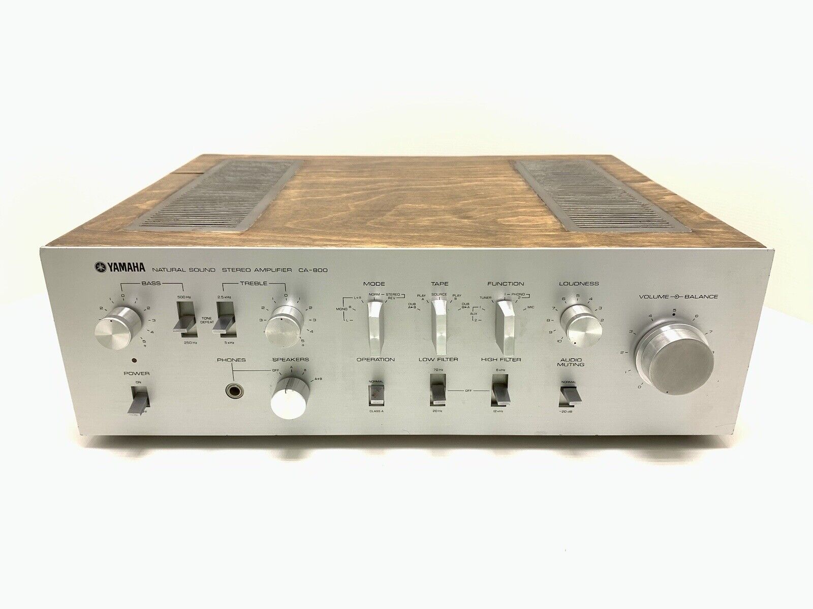 YAMAHA CA-800 Integrated Stereo Amplifier 2X 45 Watts RMS Vintage 1976 Good Look
