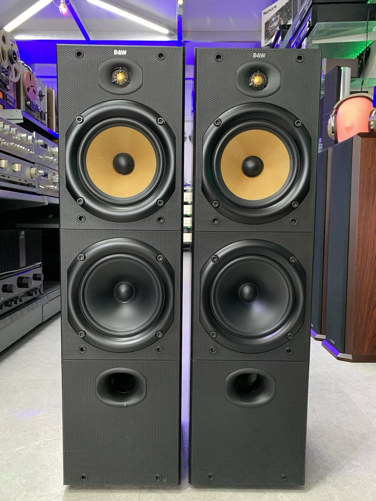 BOWERS & WILKINS B&W DM 603 Speakers 2,5 Way 120 Watts RMS Hi End WORK Good Look